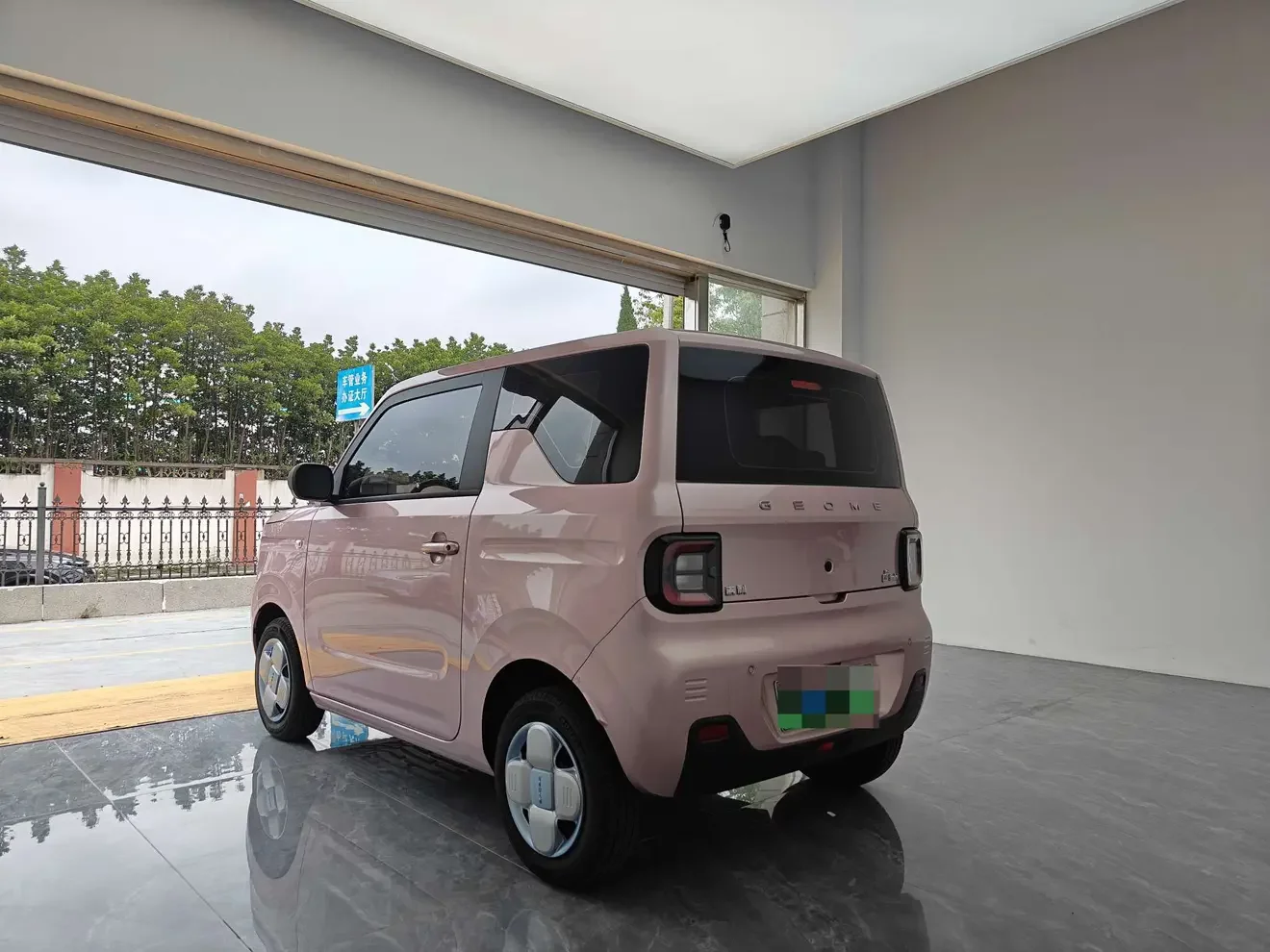Geely panda