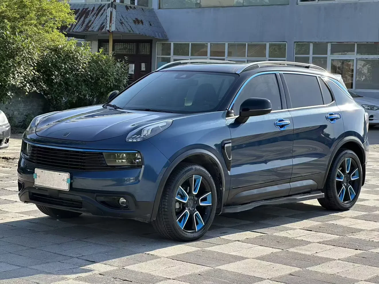 Lynk & Co 01