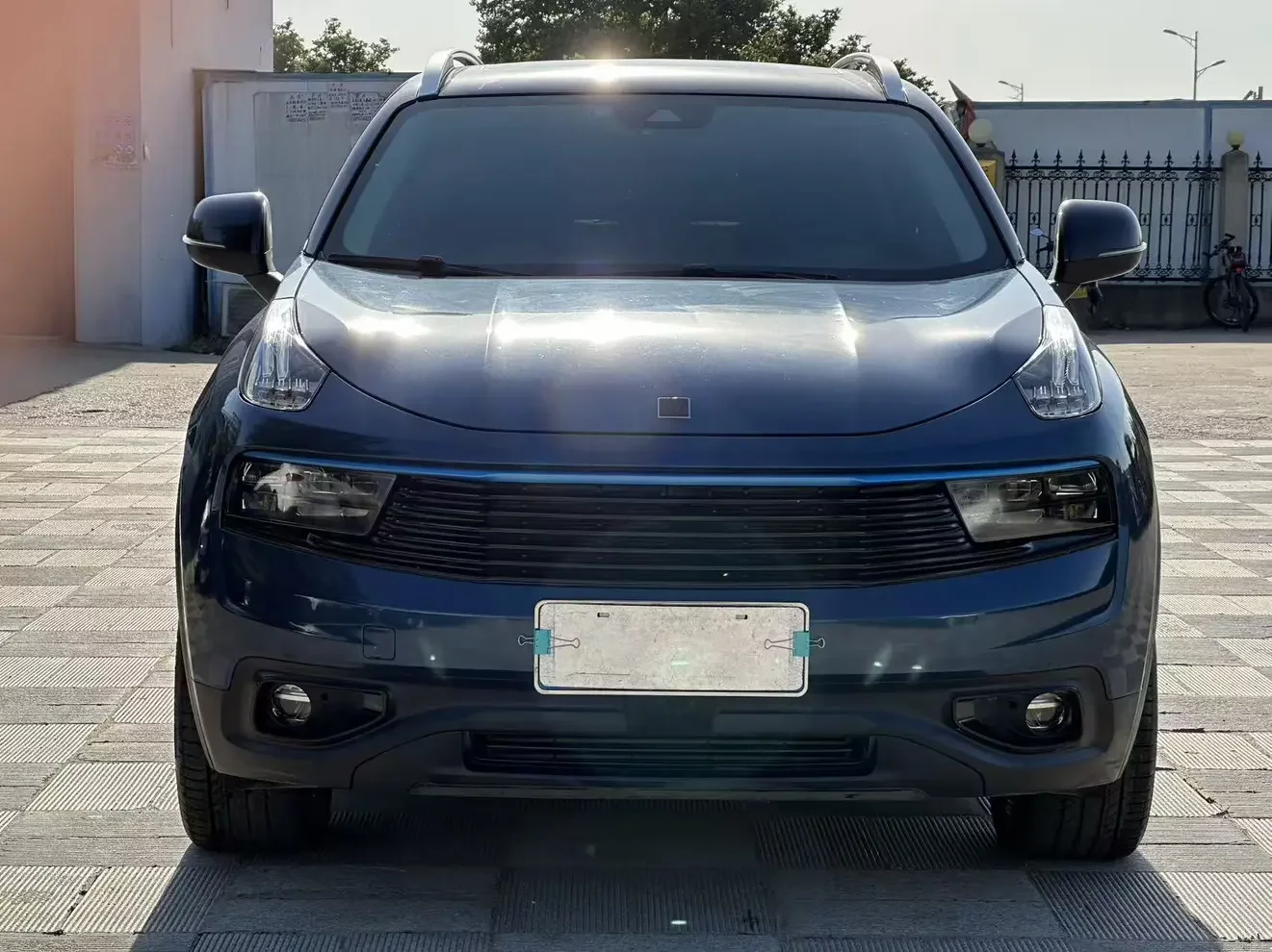 Lynk & Co 01