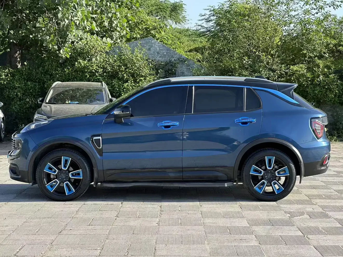 Lynk & Co 01