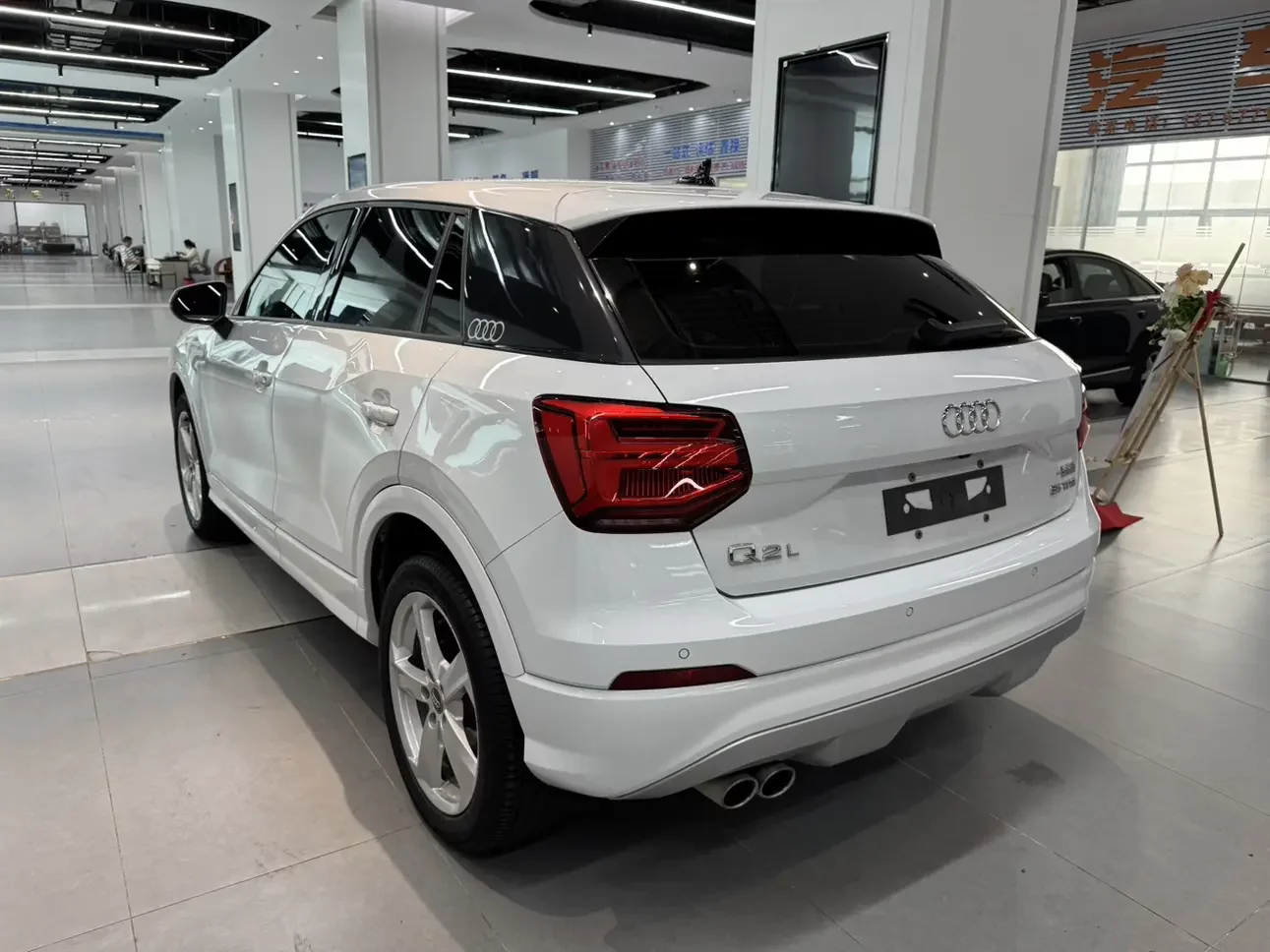 Audi Q2L