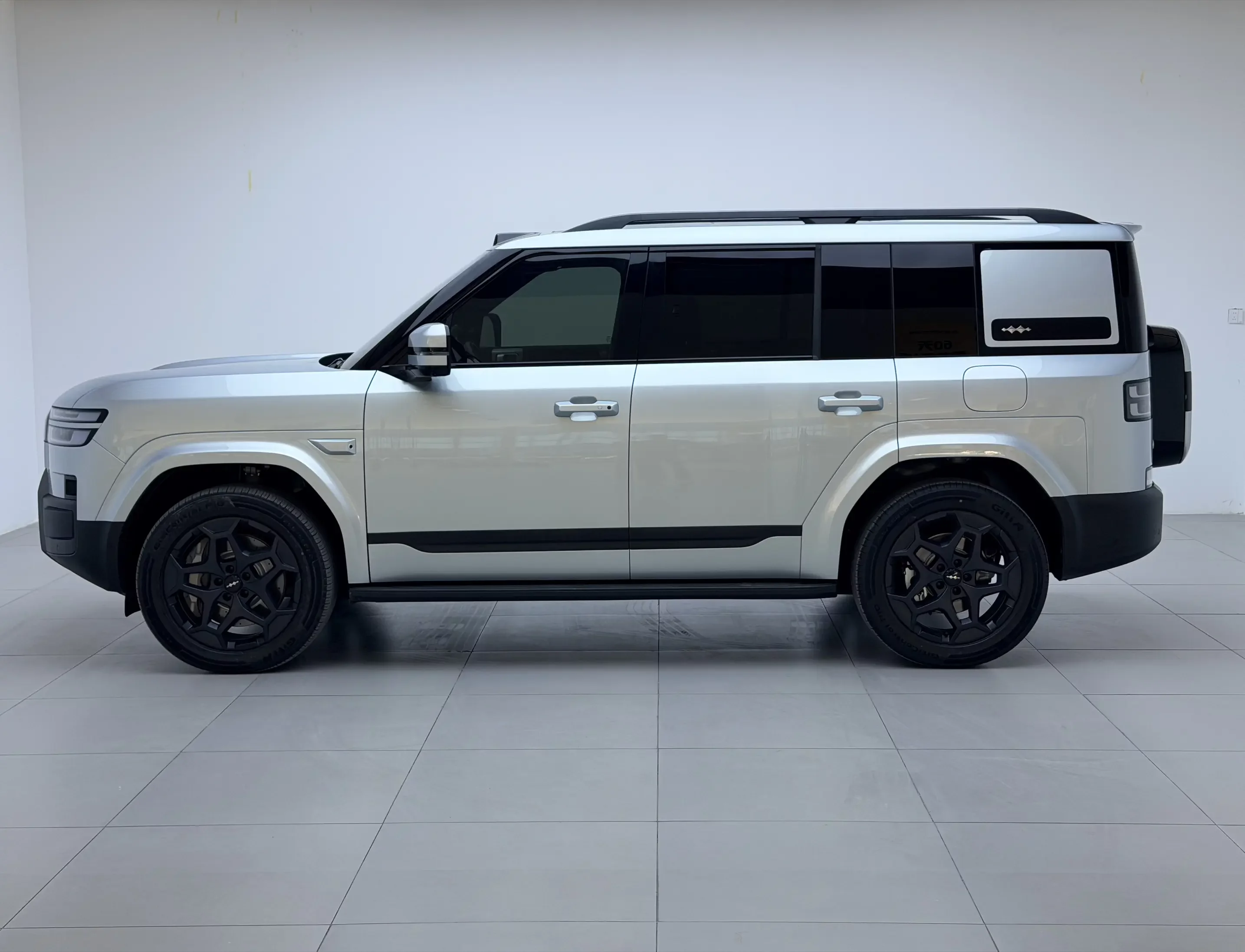 BYD Leopard Titanium 7 PHEV