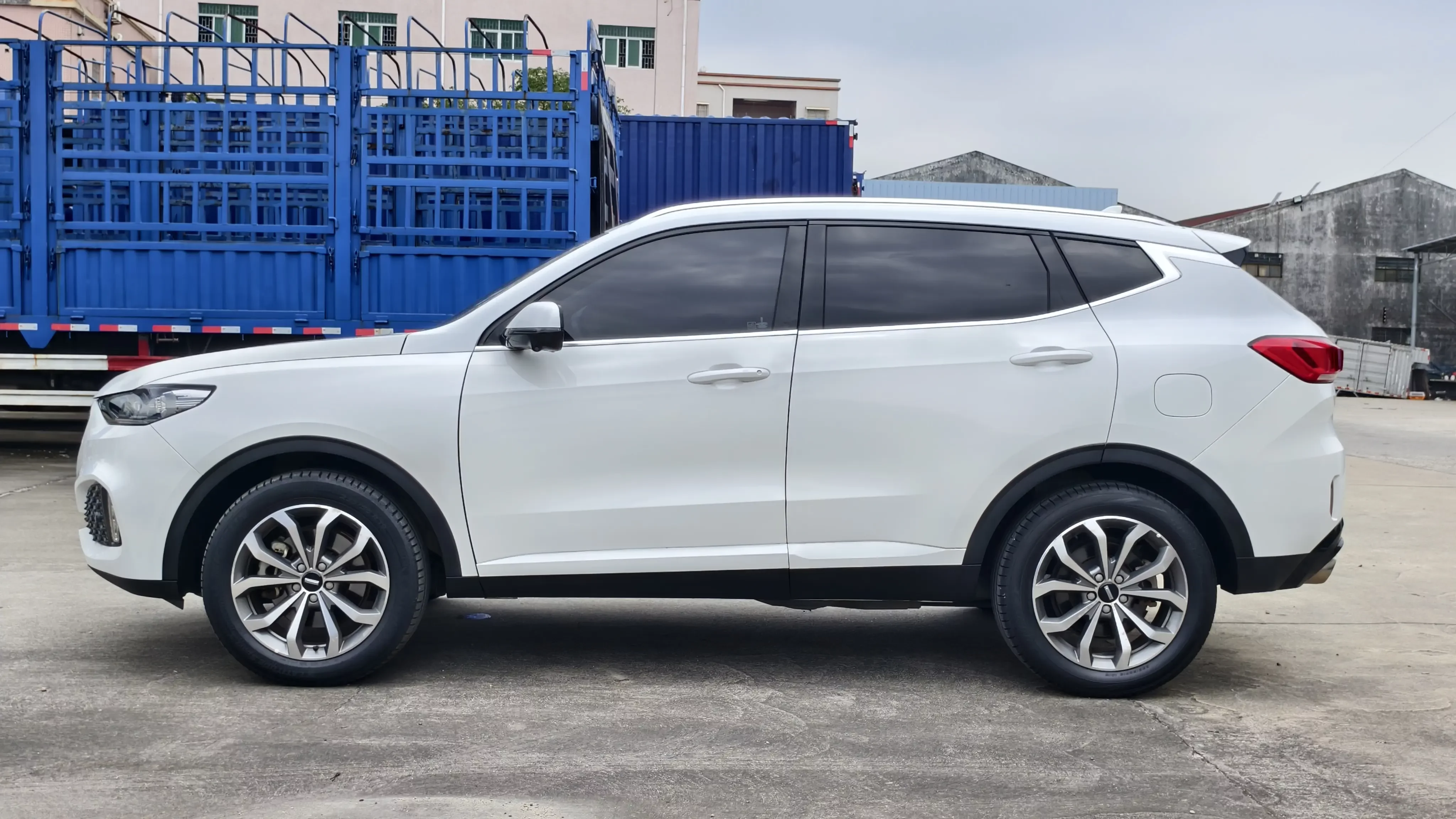 Wey Wei brand VV6