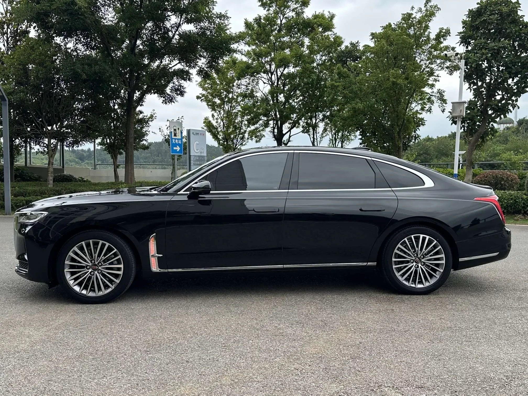 Hongqi H9