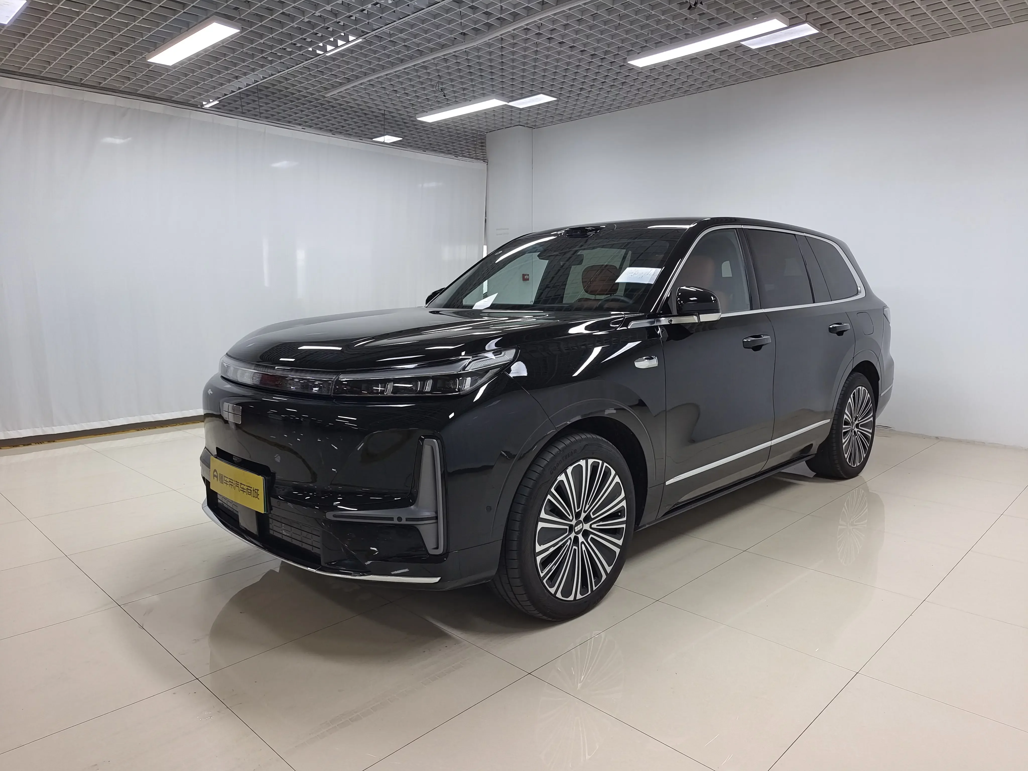Geely Galaxy M9