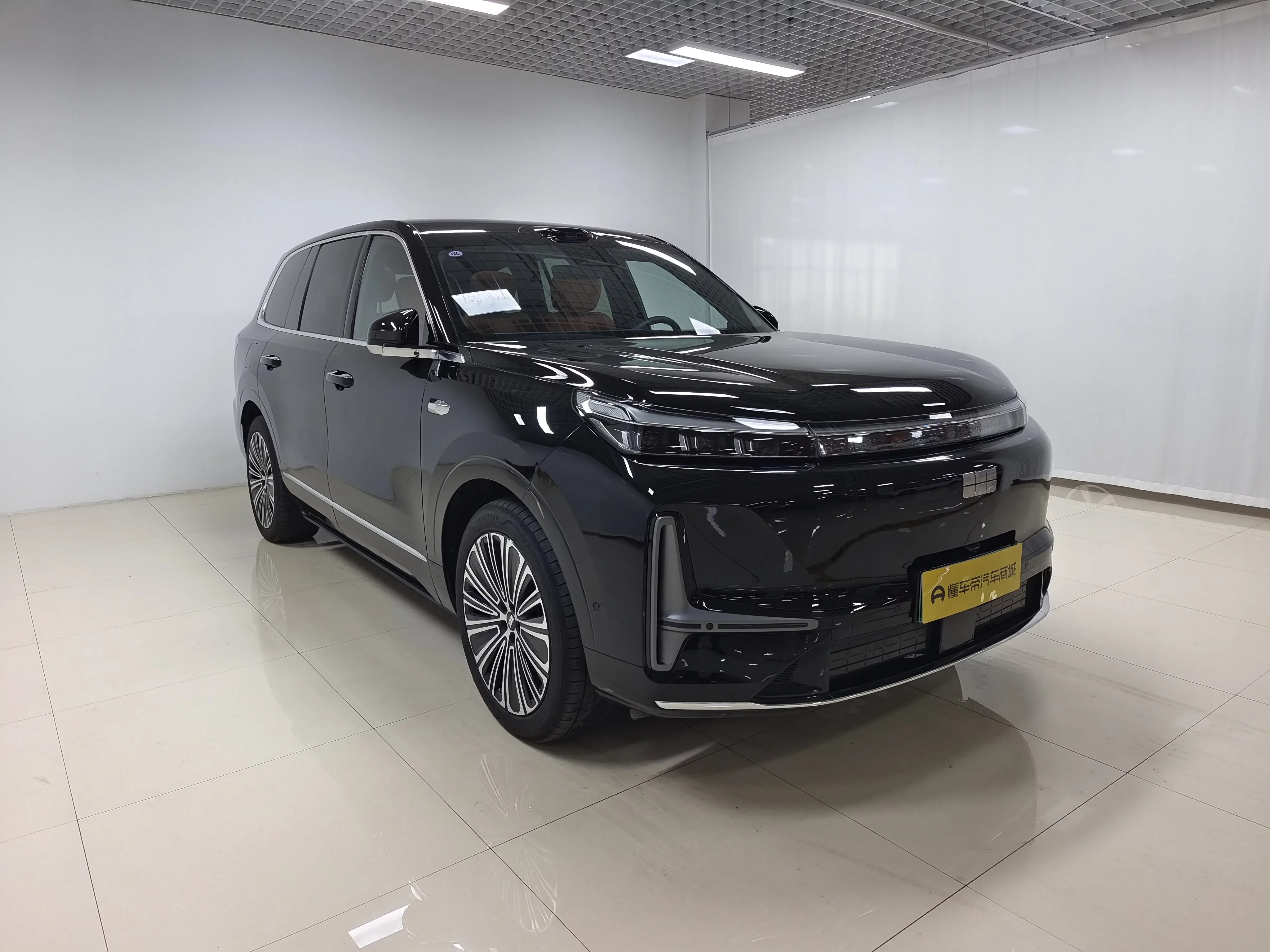 Geely Galaxy M9