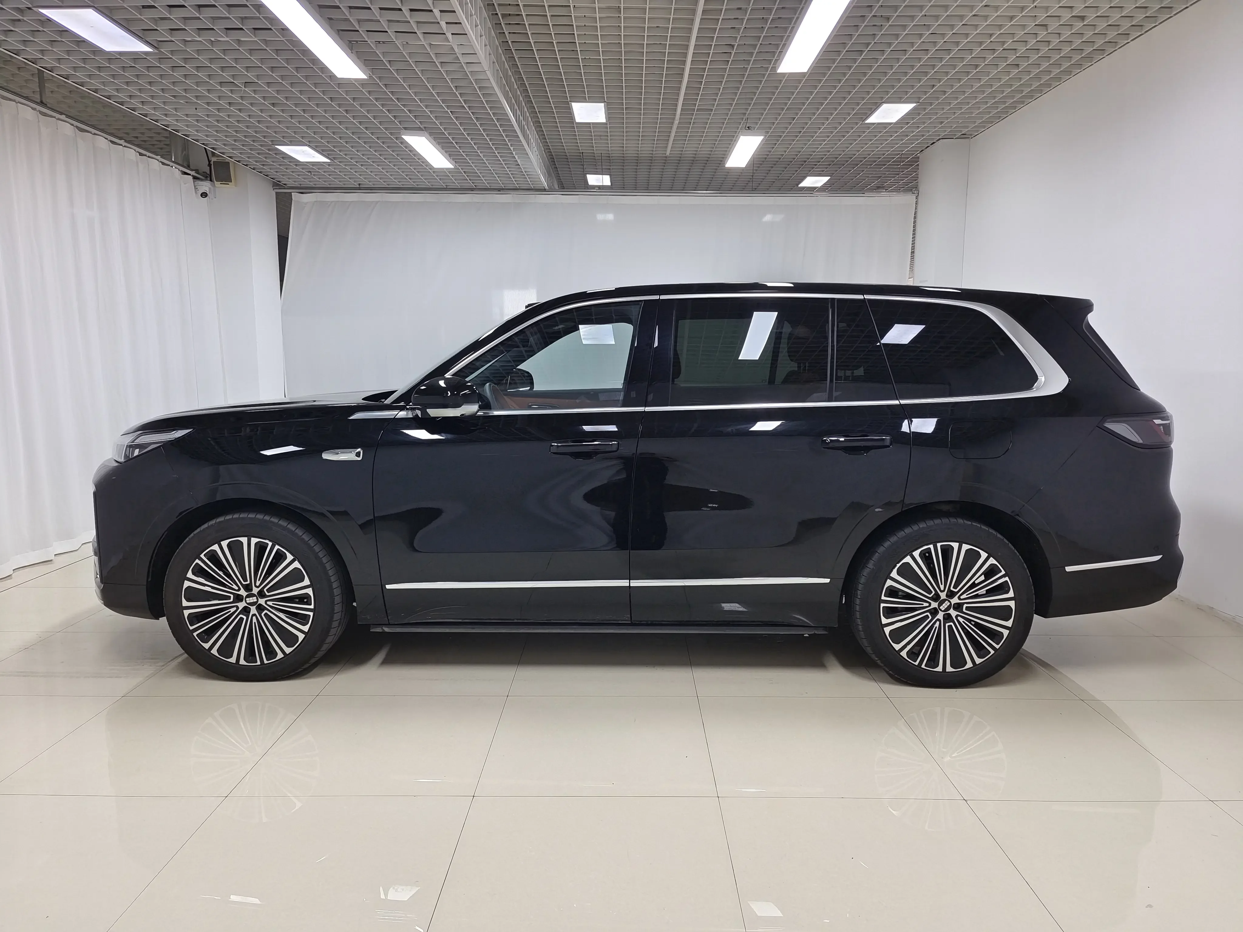 Geely Galaxy M9