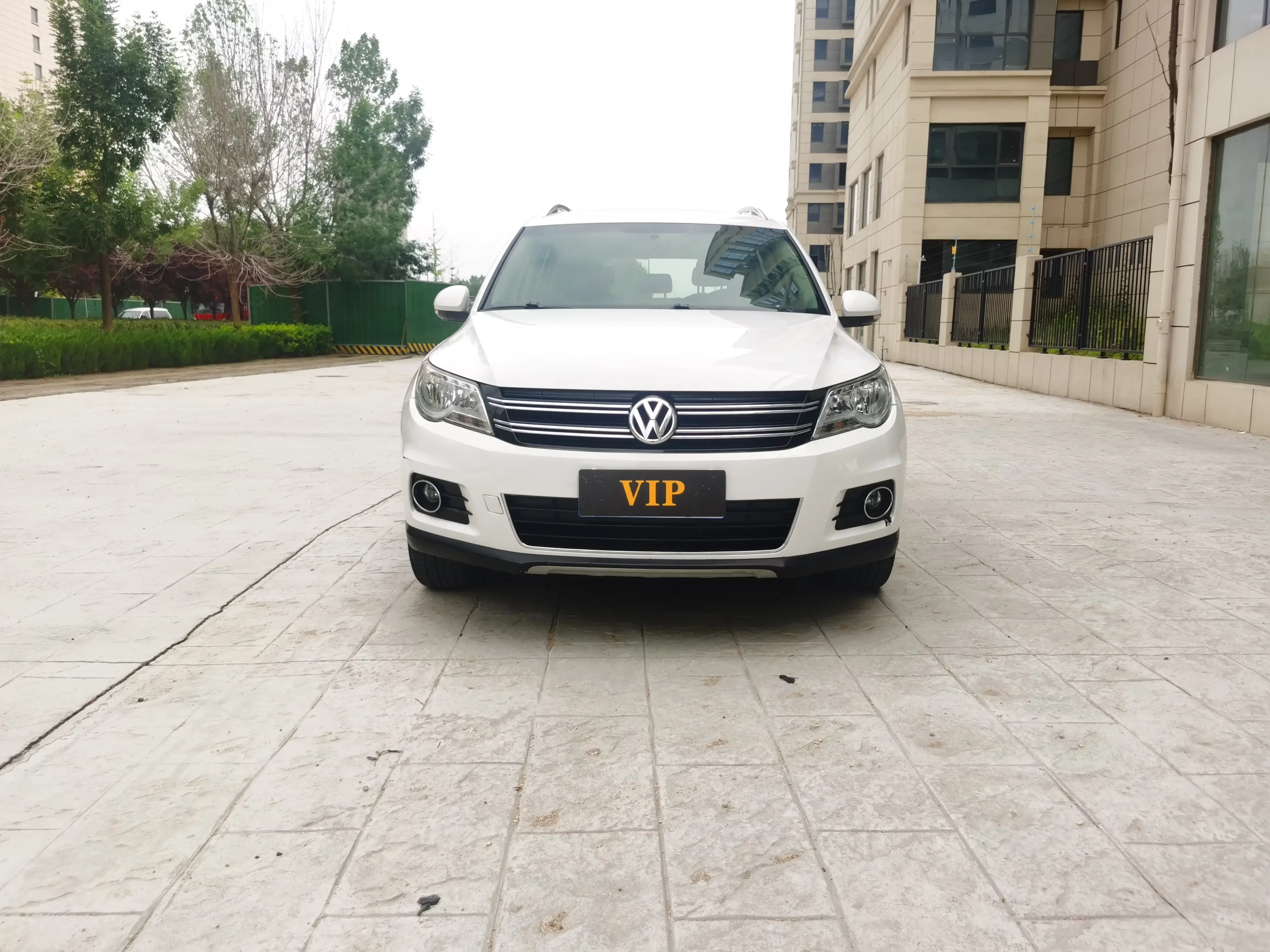 Volkswagen Tiguan (Tharu)