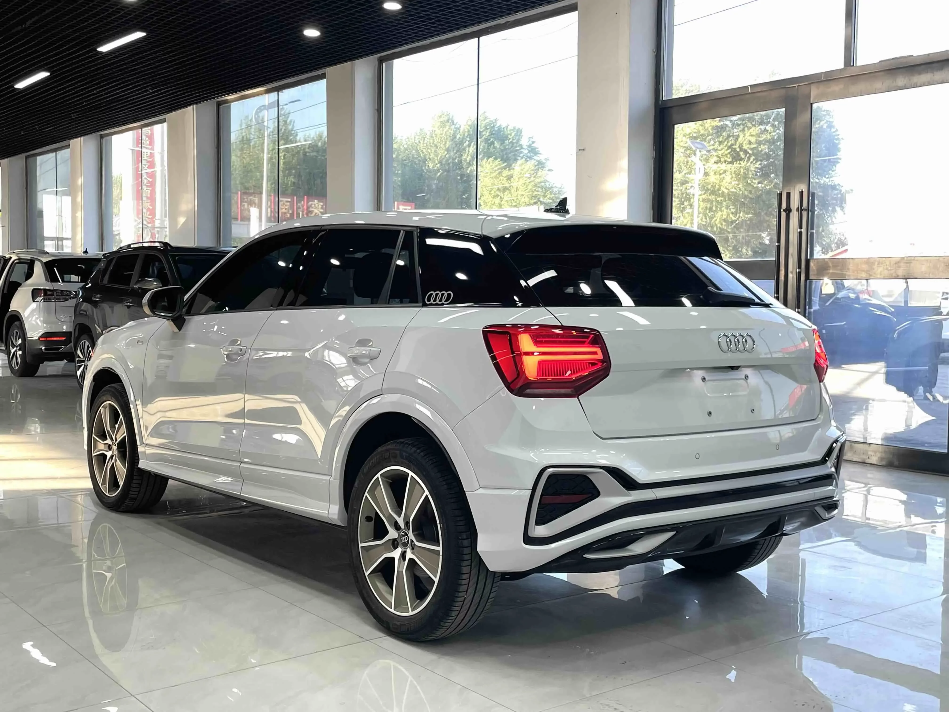 Audi Q2L