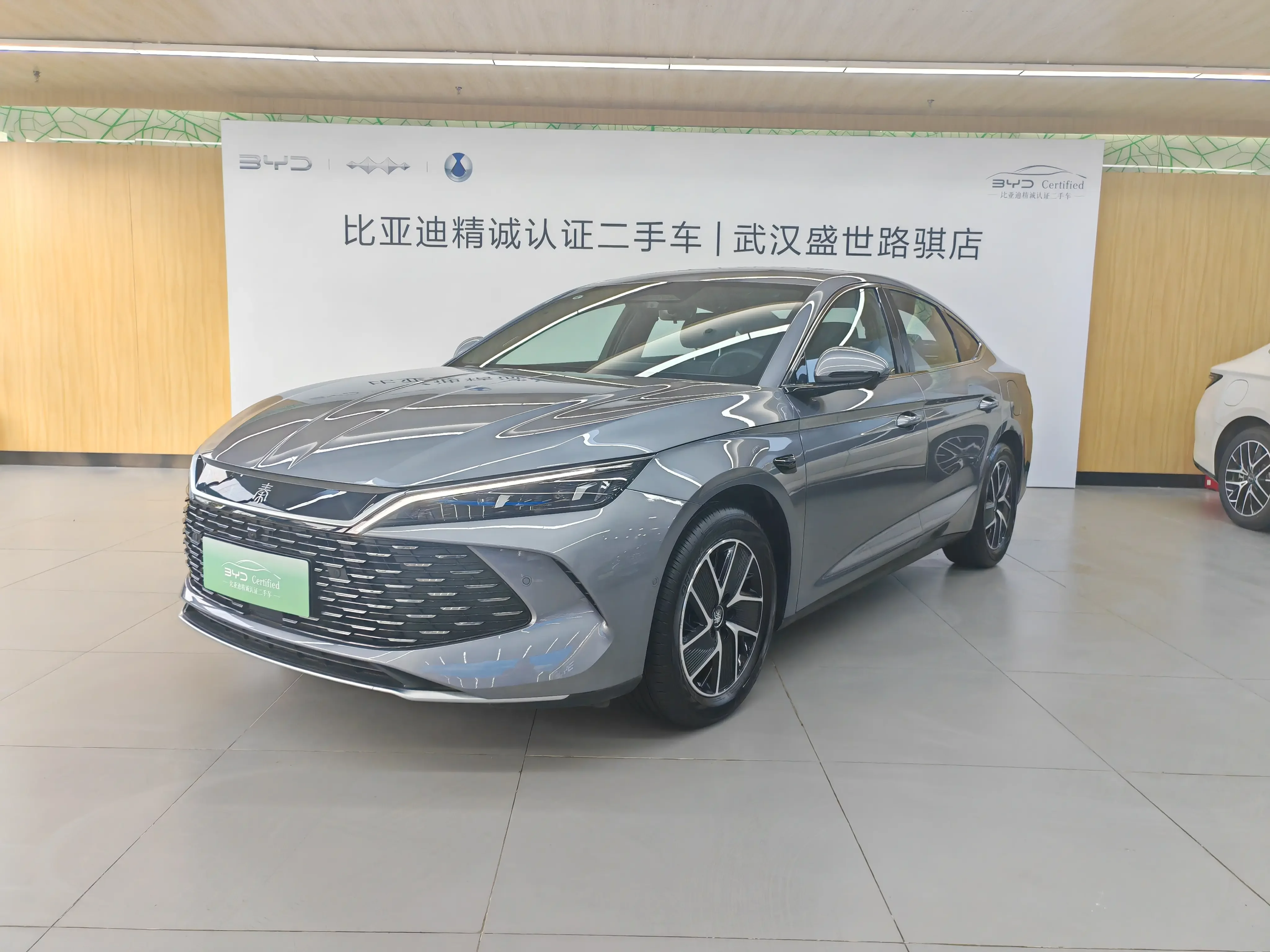 BYD Qin L DM