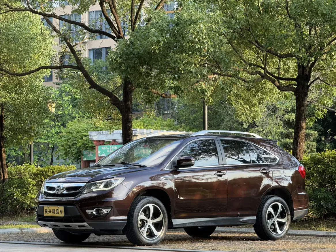 BYD S7
