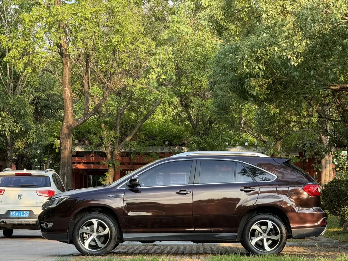 BYD S7