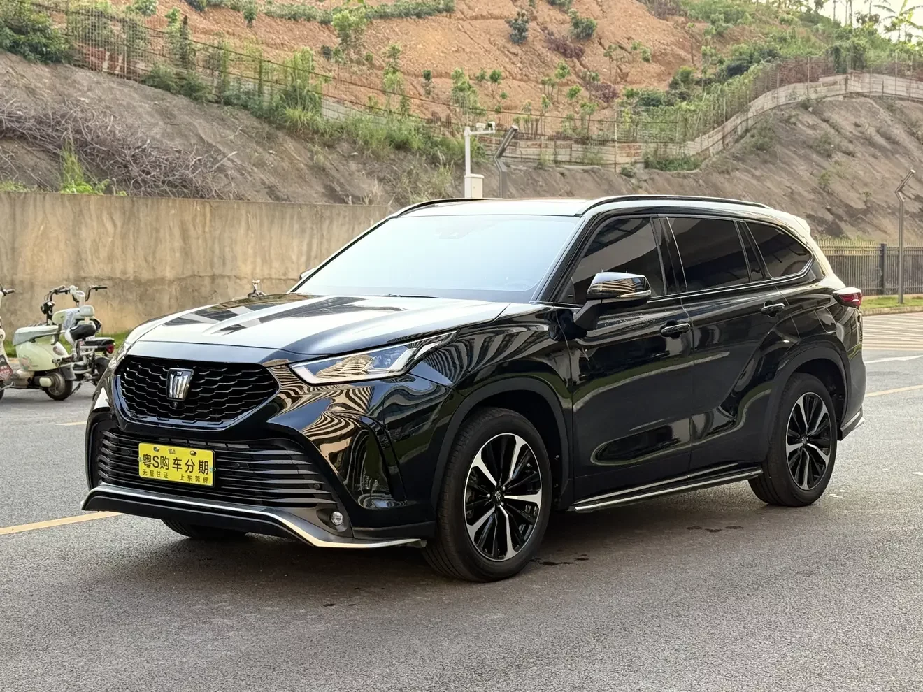 Toyota Crown Kluger