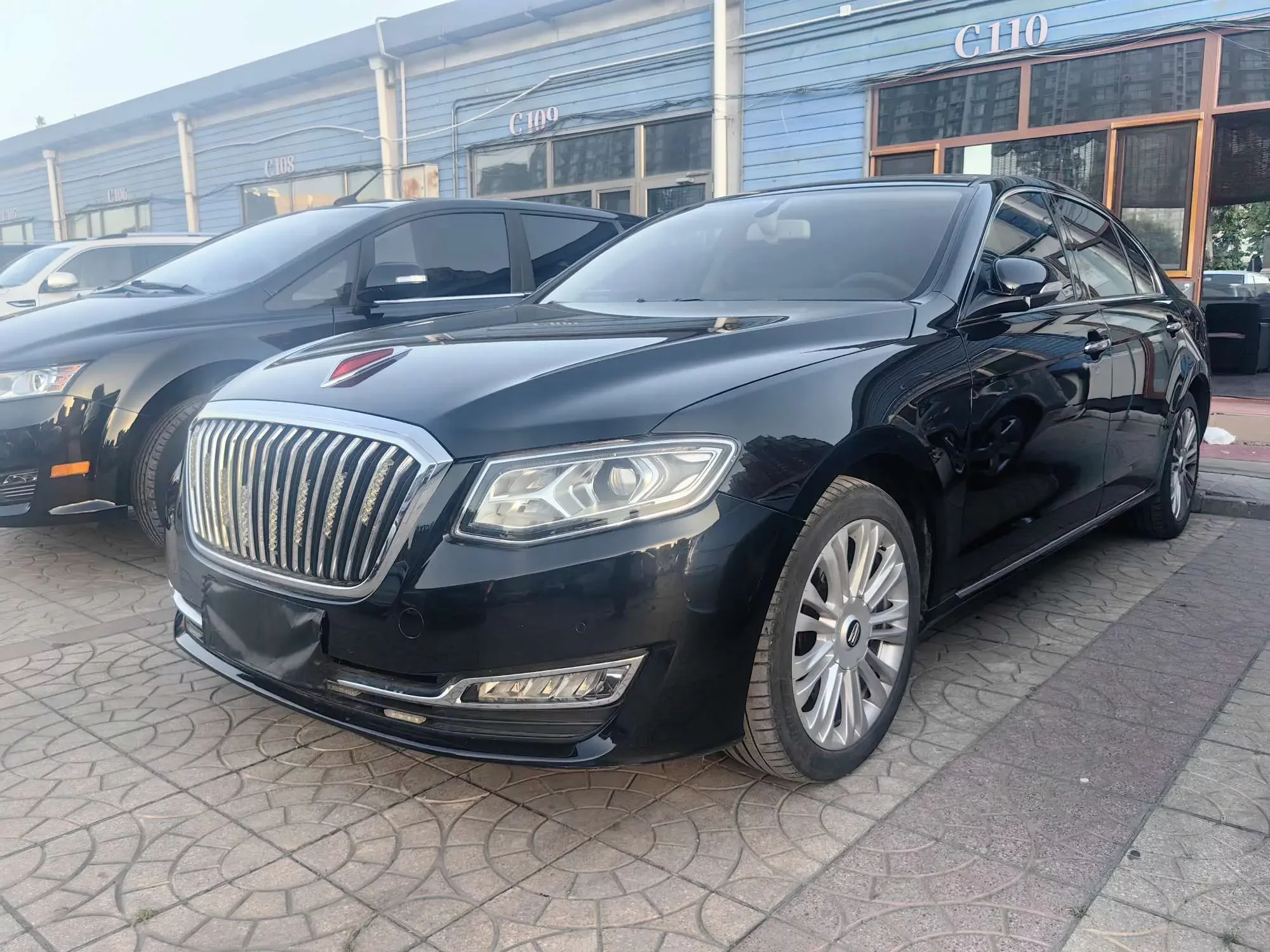 Hongqi H7