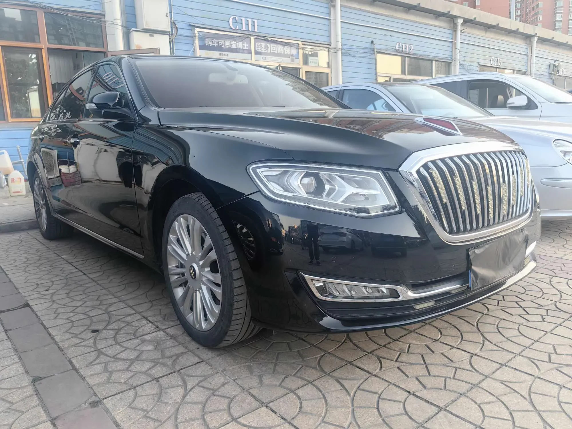 Hongqi H7