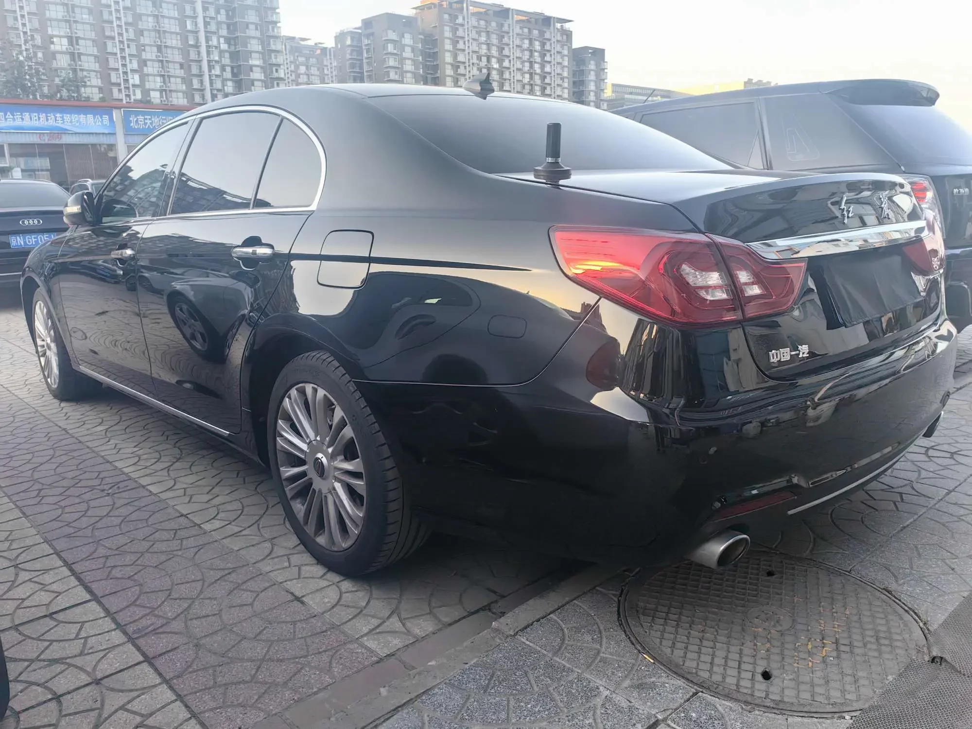 Hongqi H7