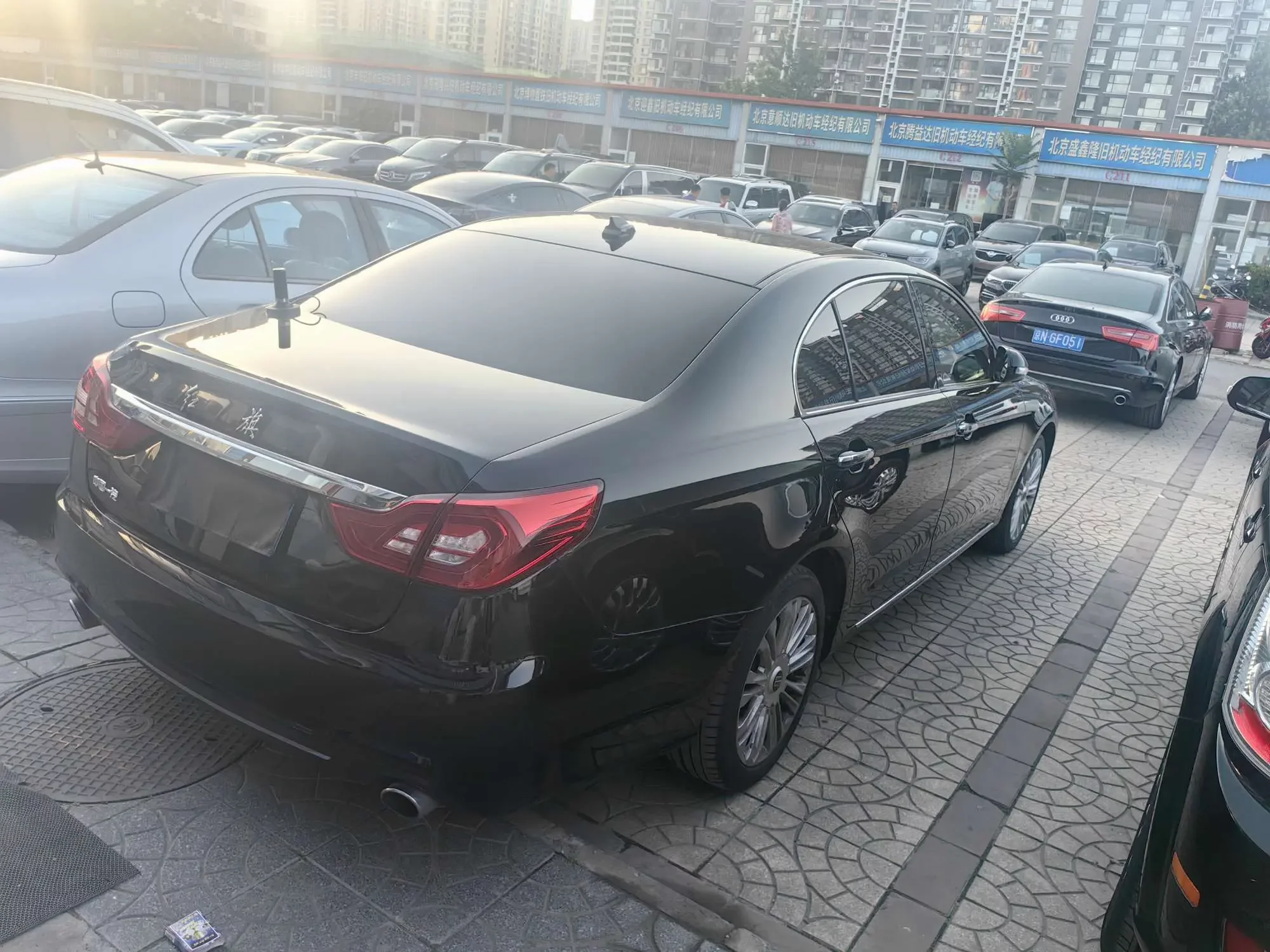 Hongqi H7