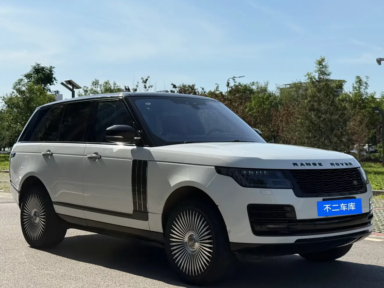 Land Rover range rover