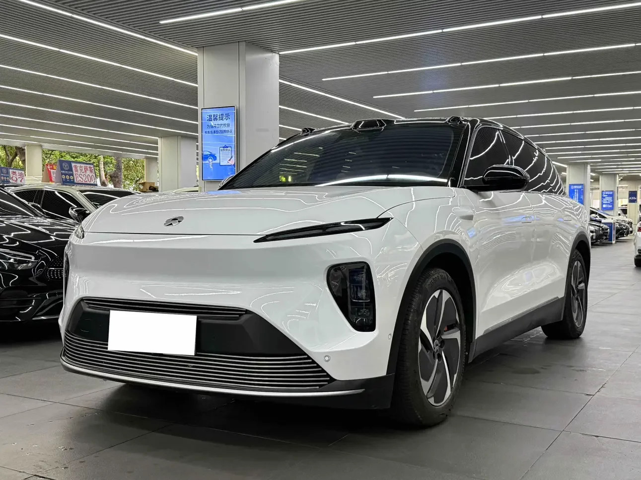 NIO ES8