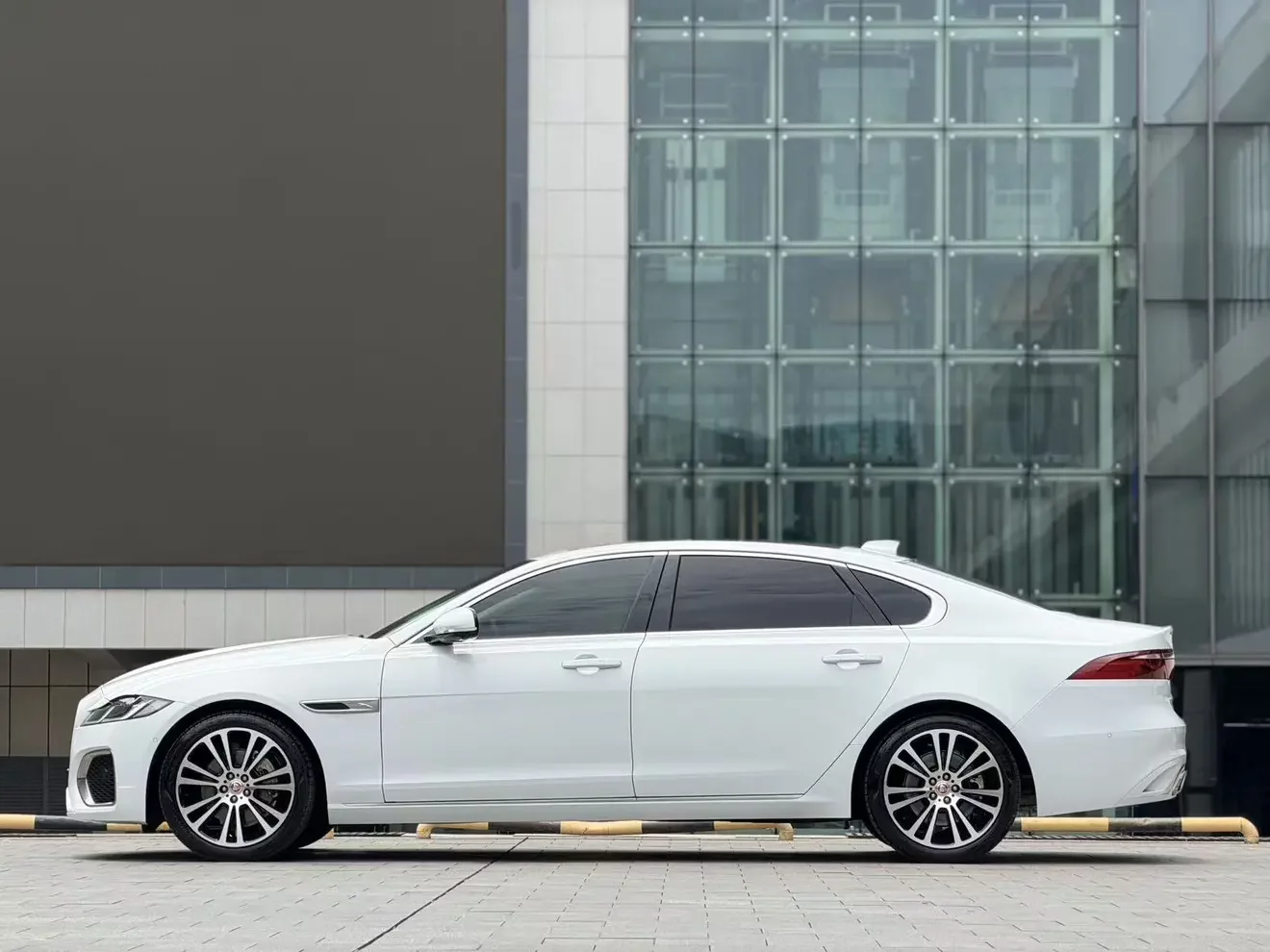 Jaguar XFL