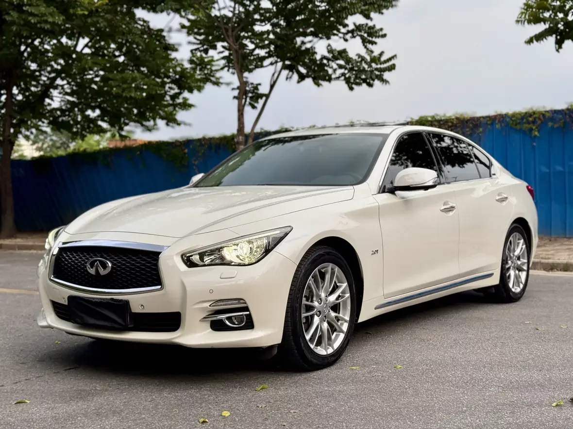 Infiniti Q50L