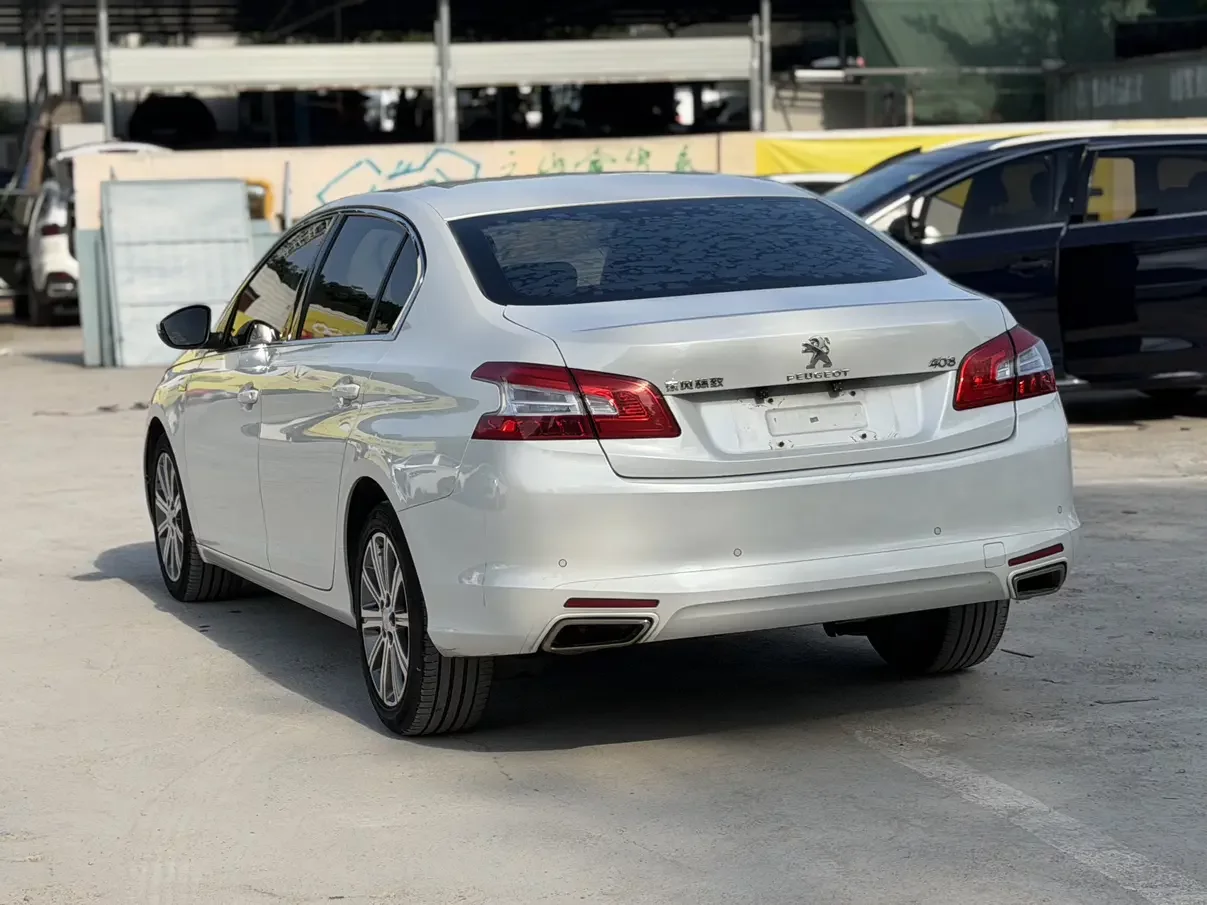 Peugeot 408