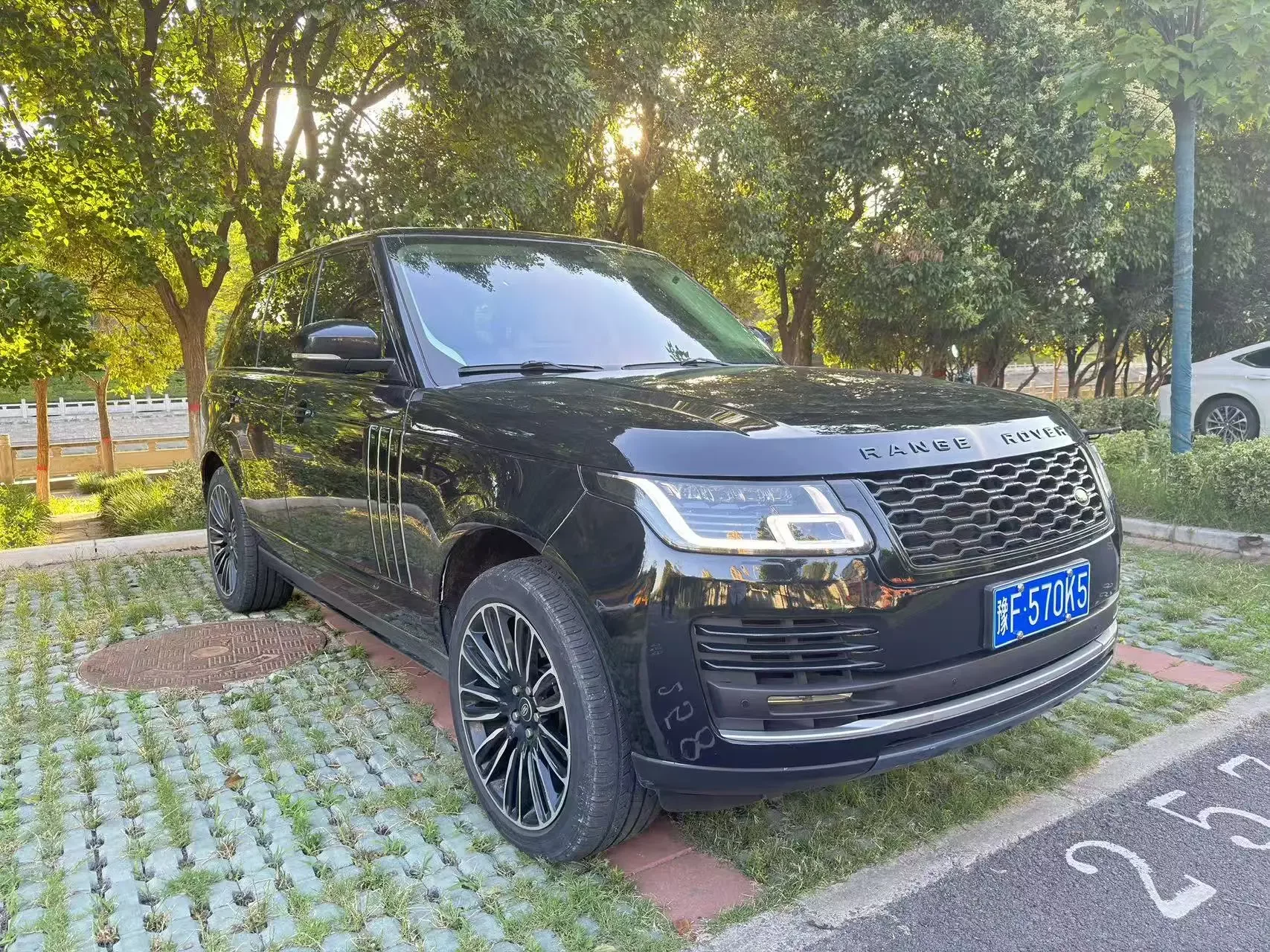 Land Rover range rover