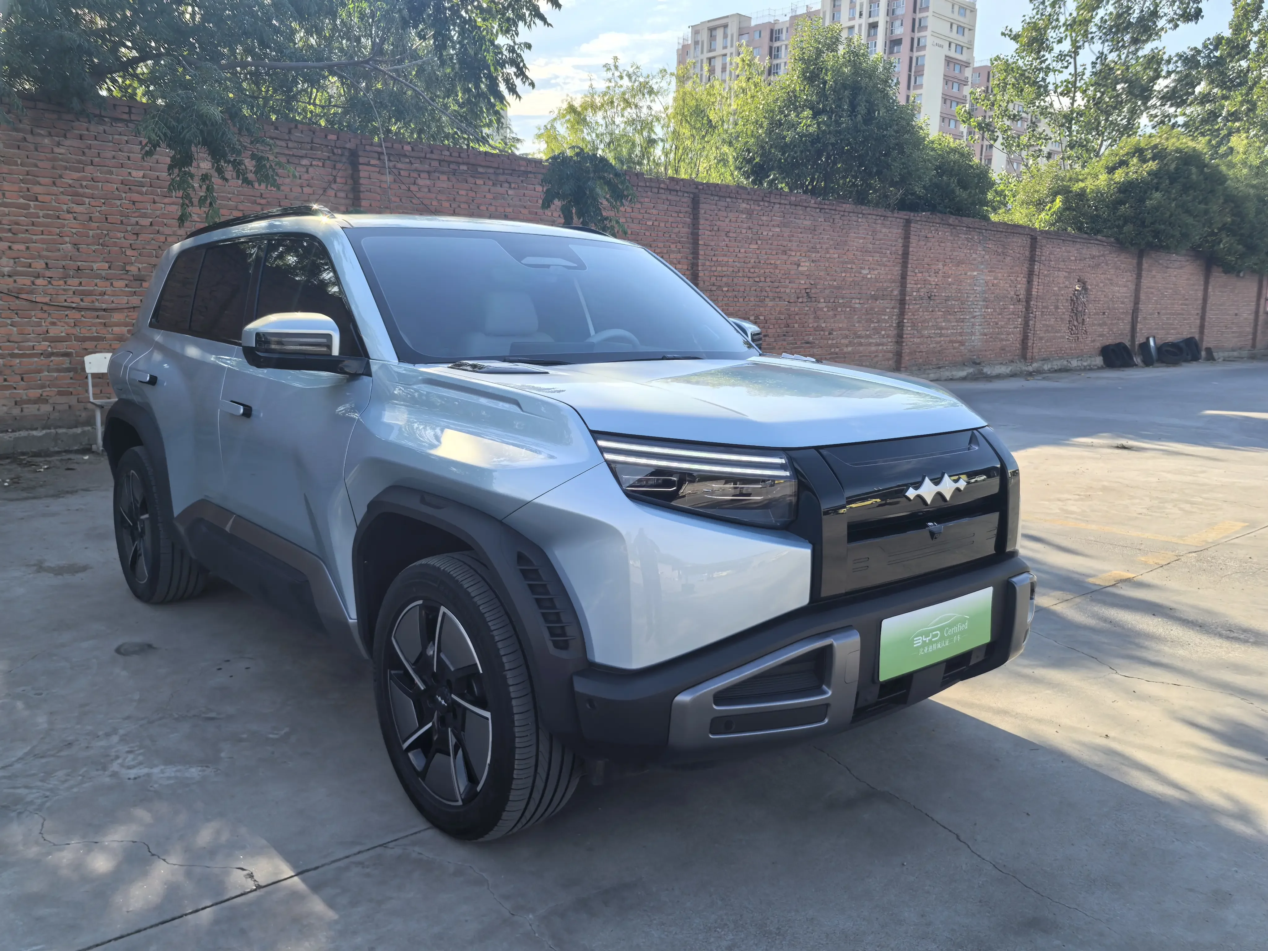 BYD Leopard Titanium 3