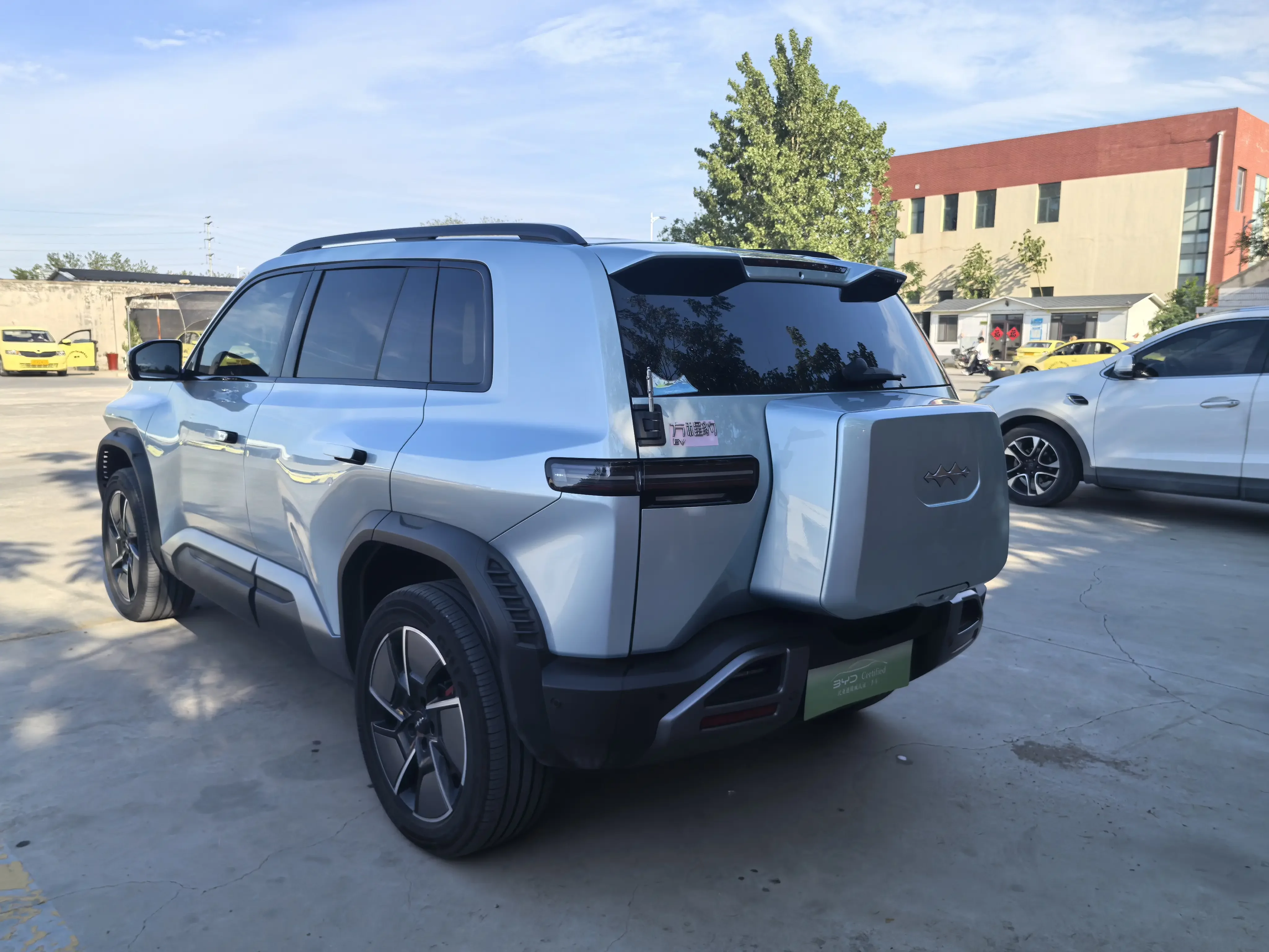 BYD Leopard Titanium 3