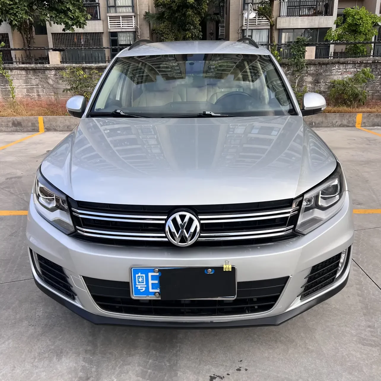 Volkswagen Tiguan (Tharu)