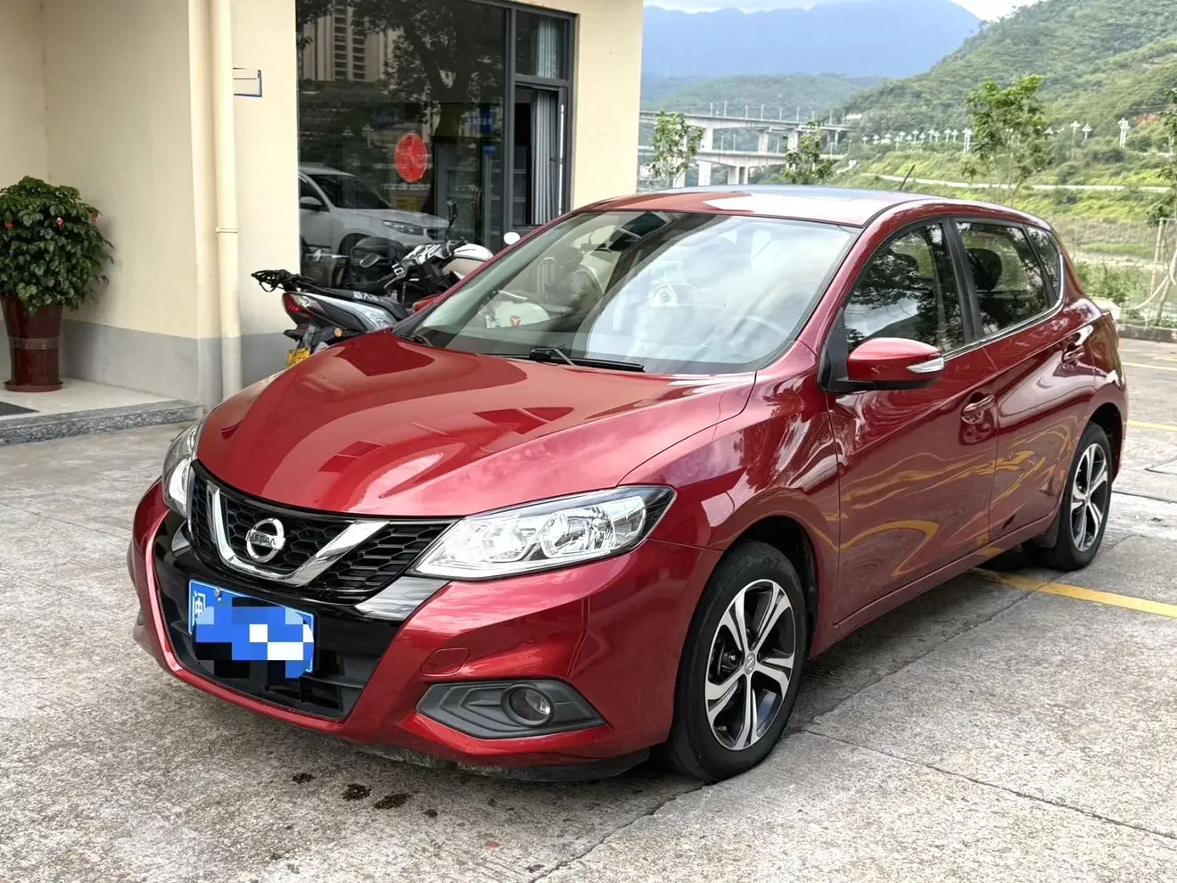Nissan Tiida