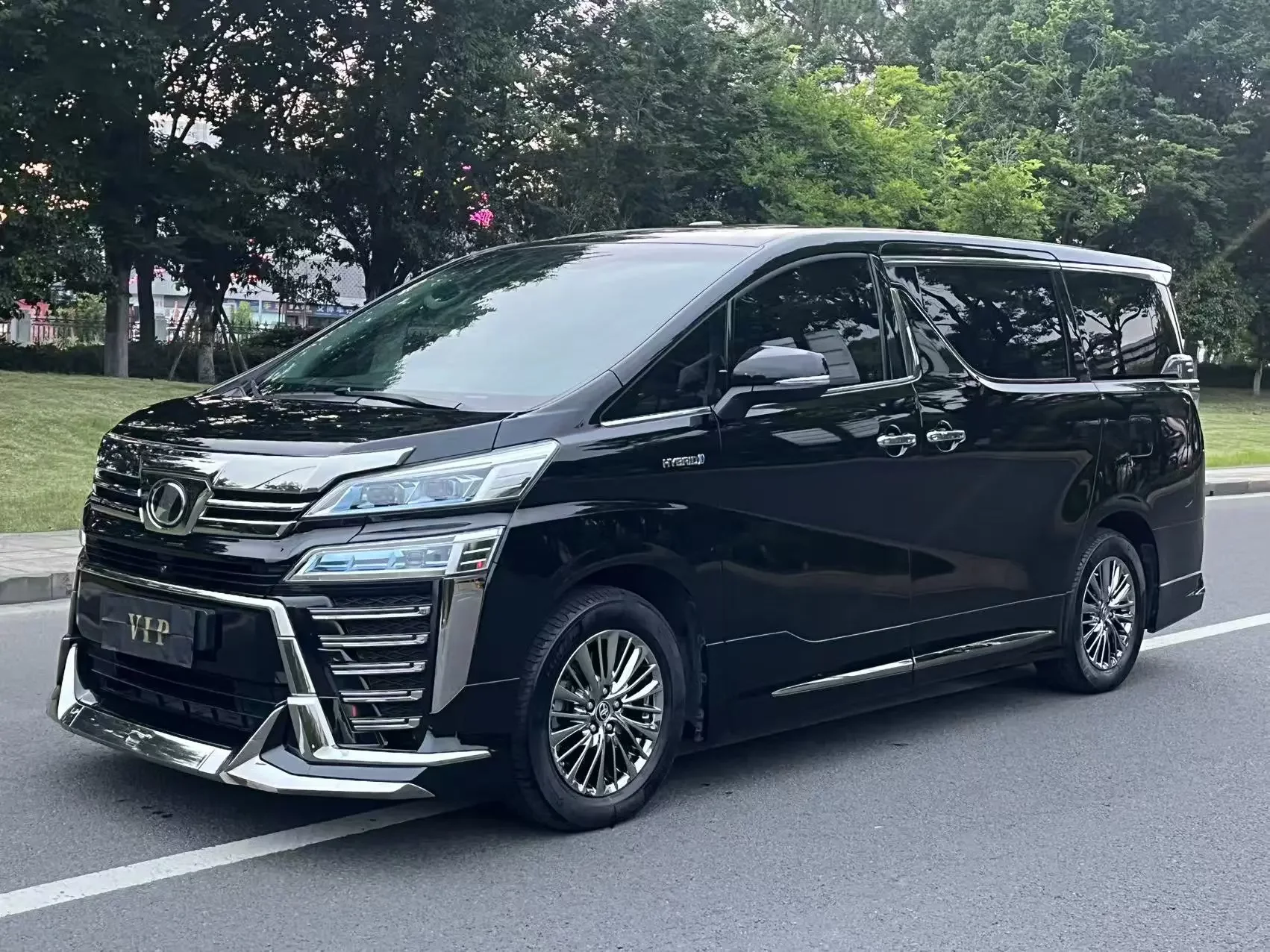 Toyota Crown Wellfire