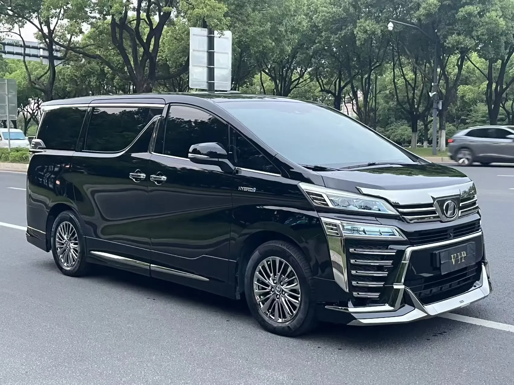 Toyota Crown Wellfire
