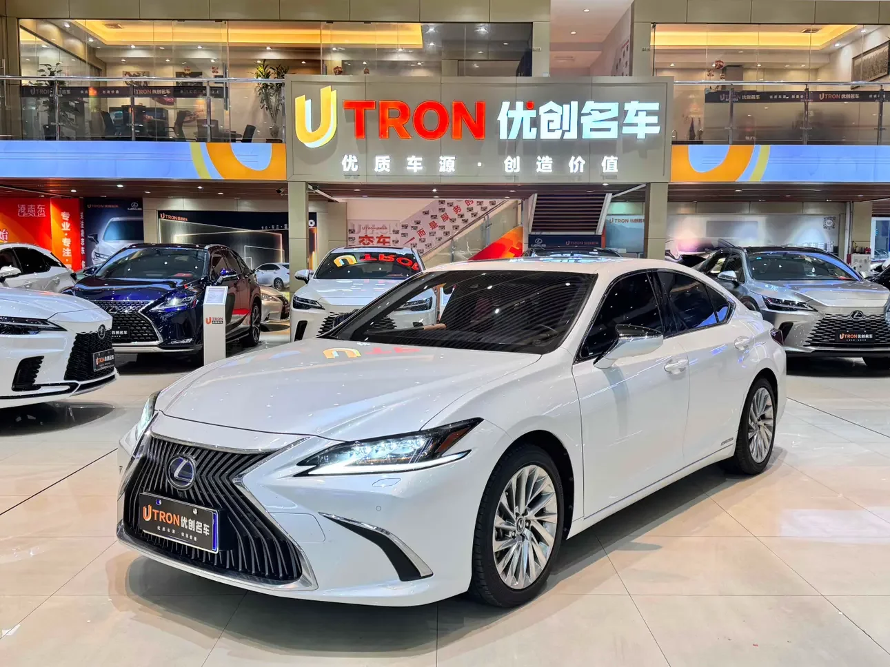 Lexus ES