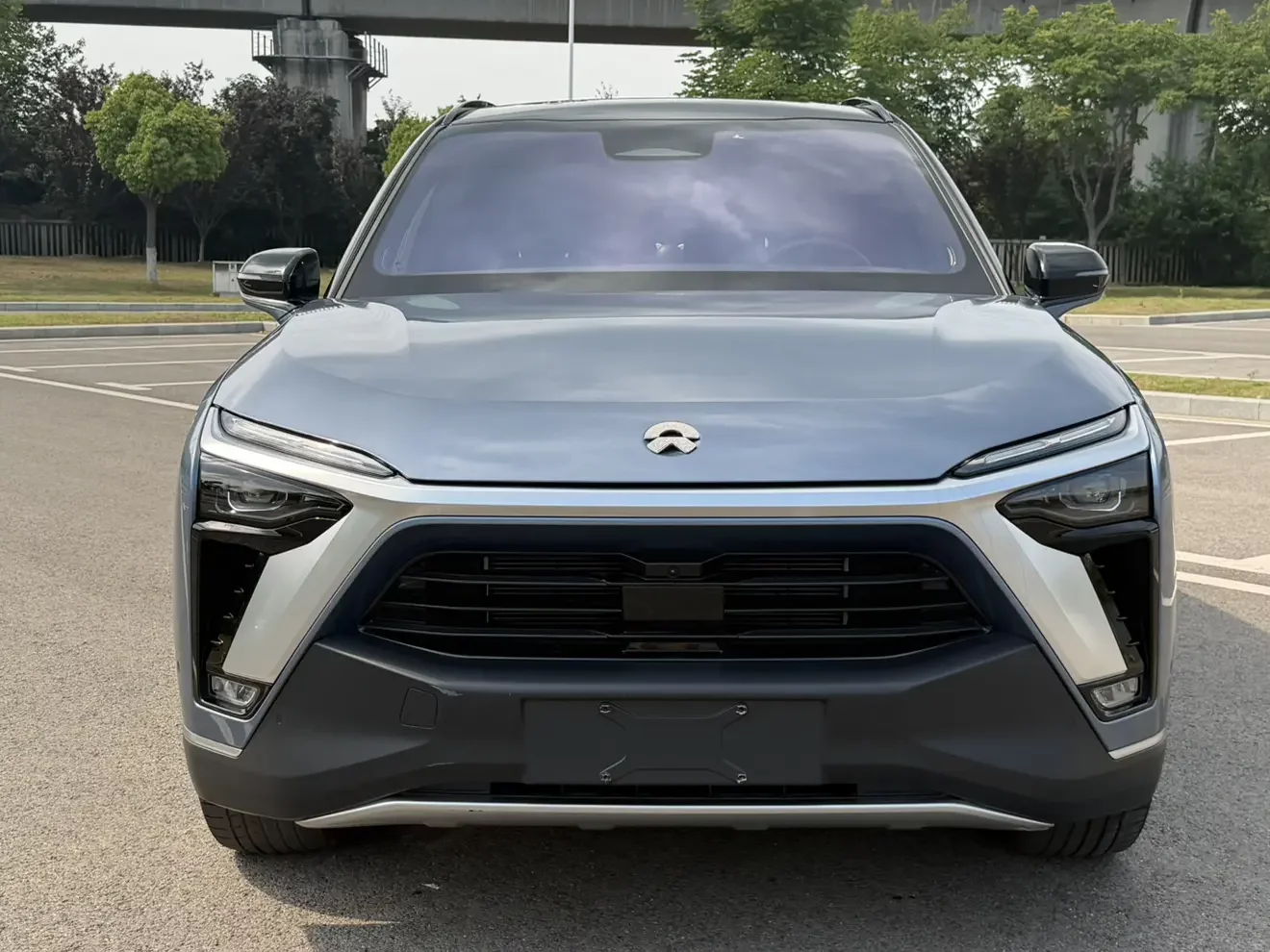 NIO ES8