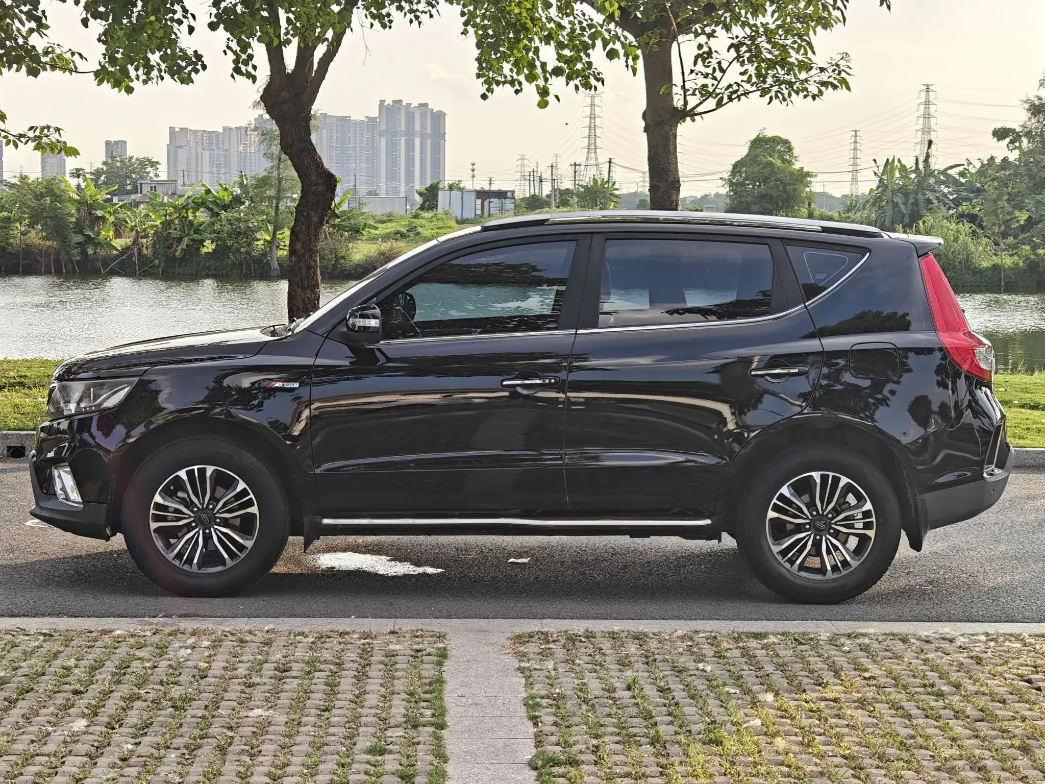 Geely Vision X6