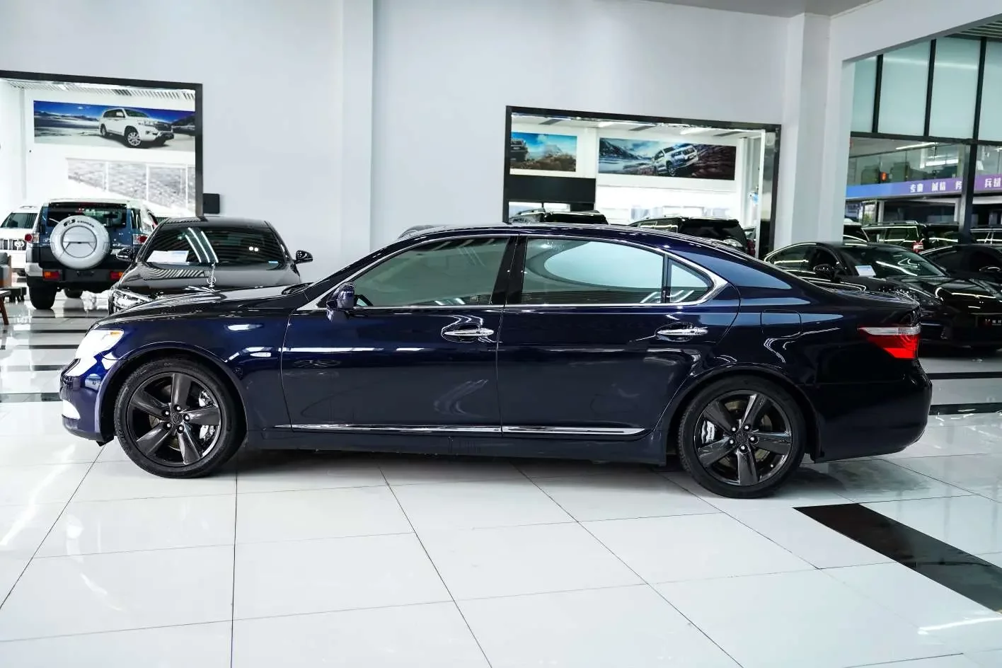 Lexus LS