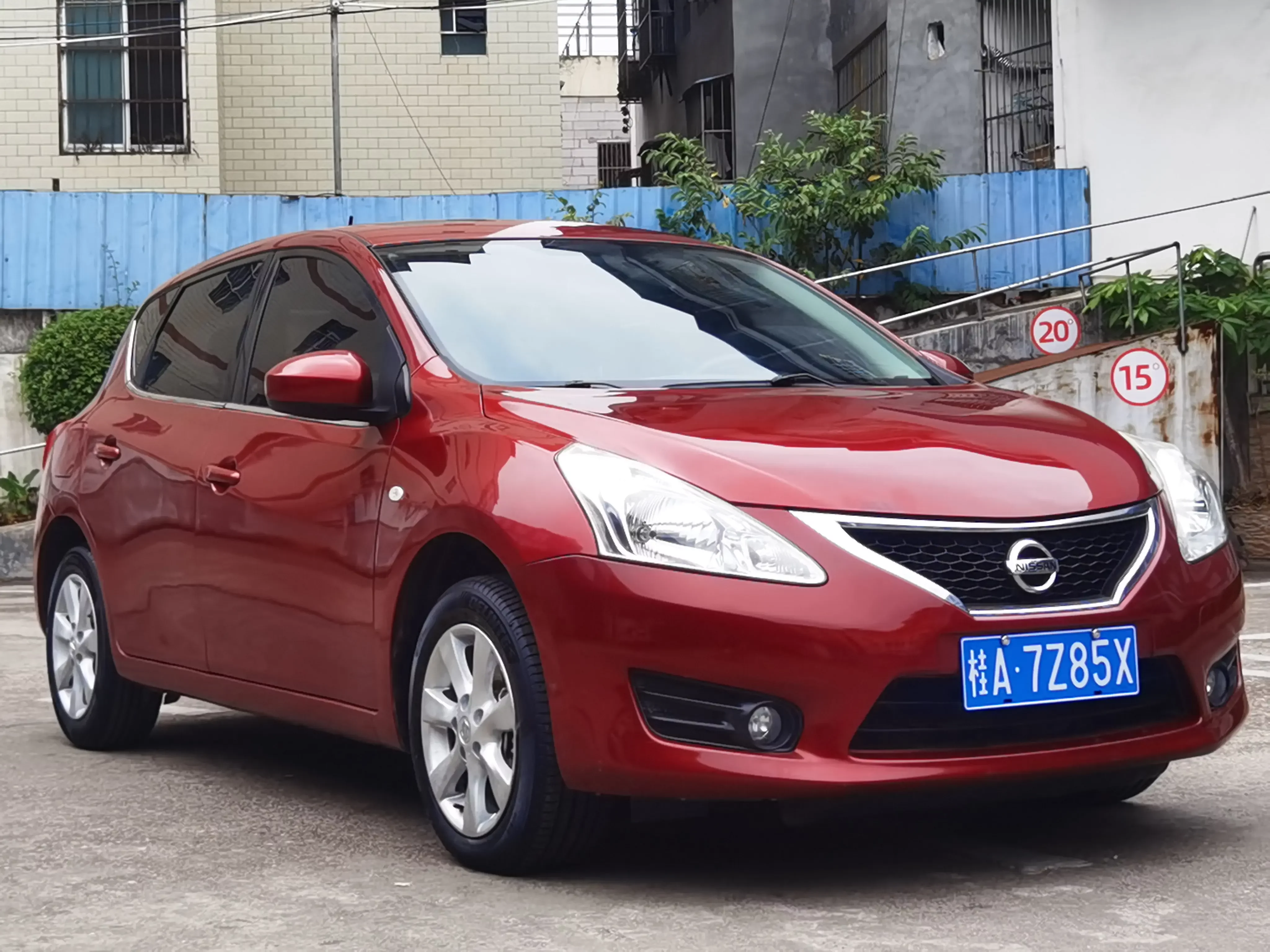Nissan Tiida