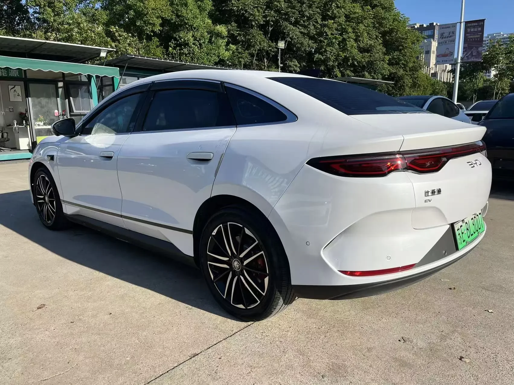 BYD Qin L EV