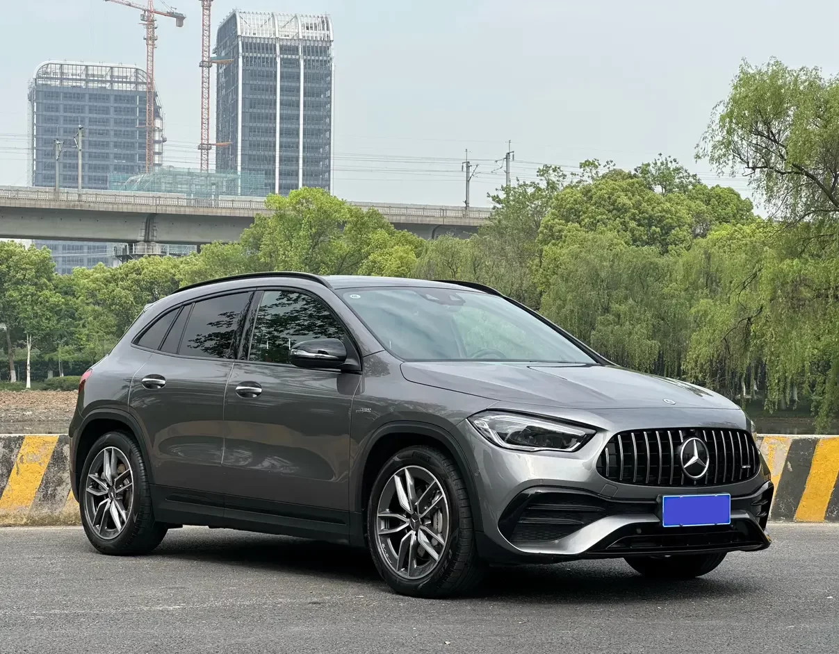 Mercedes-Benz GLA AMG