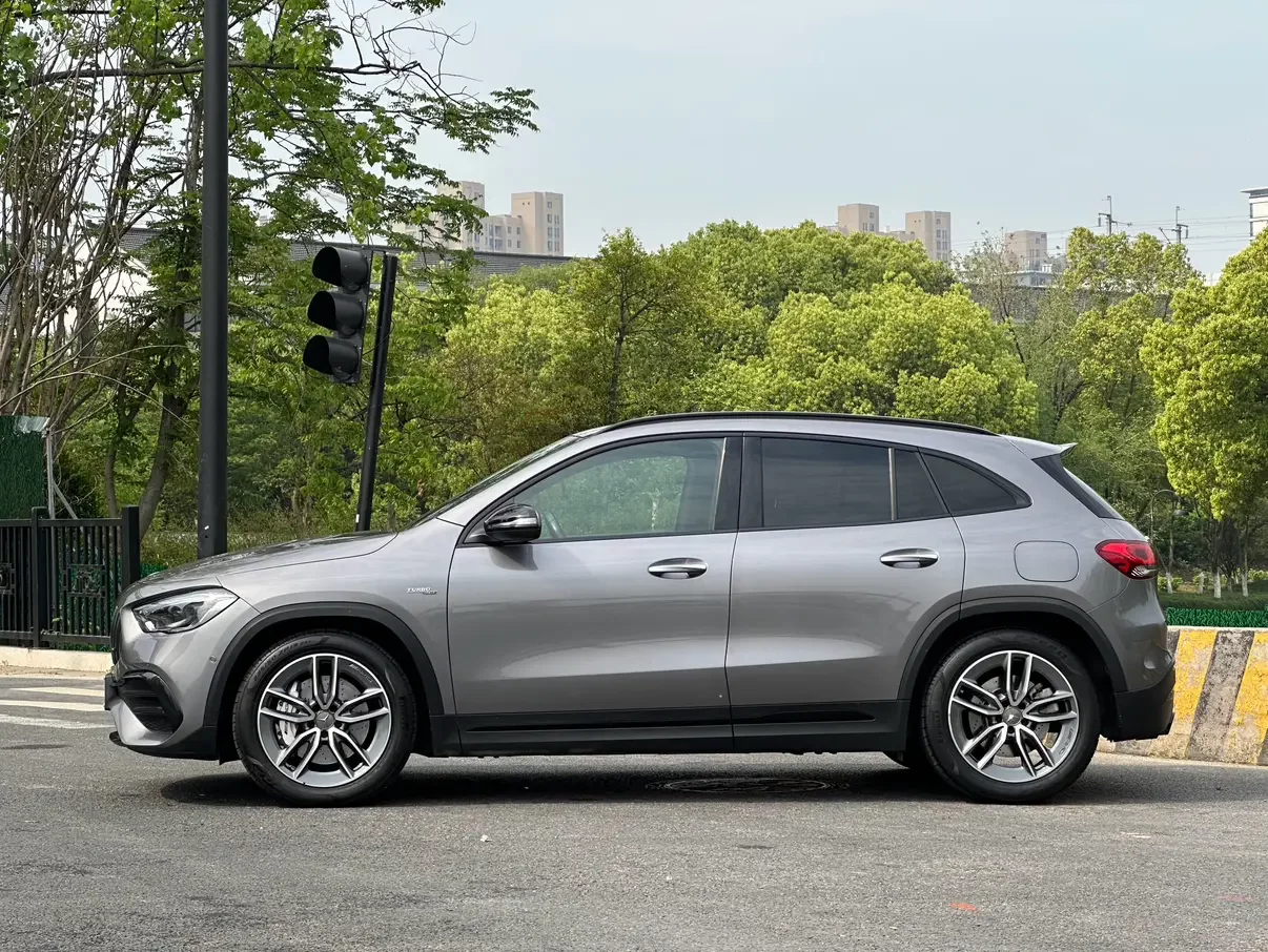 Mercedes-Benz GLA AMG