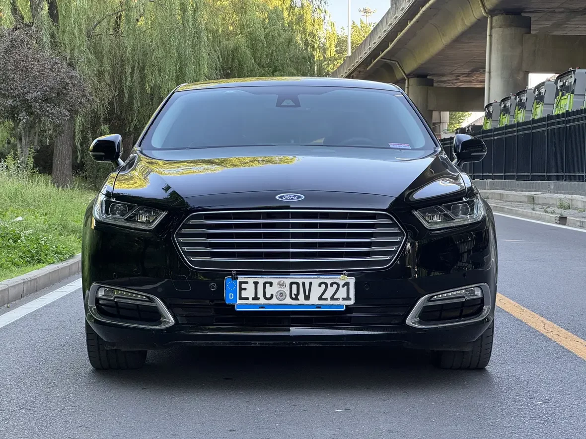 Ford Taurus