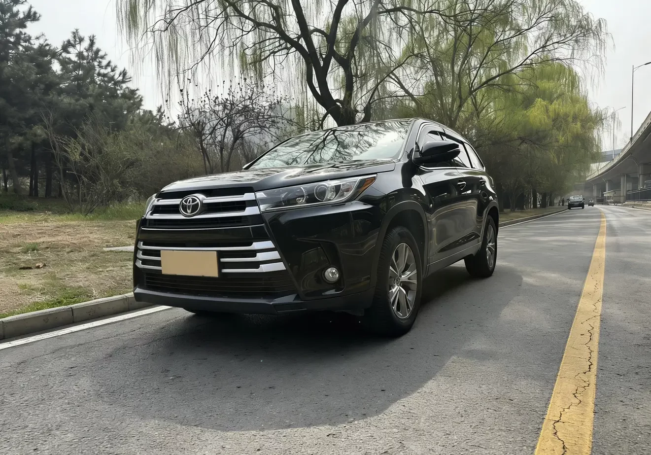 TOYOTA HIGHLANDER