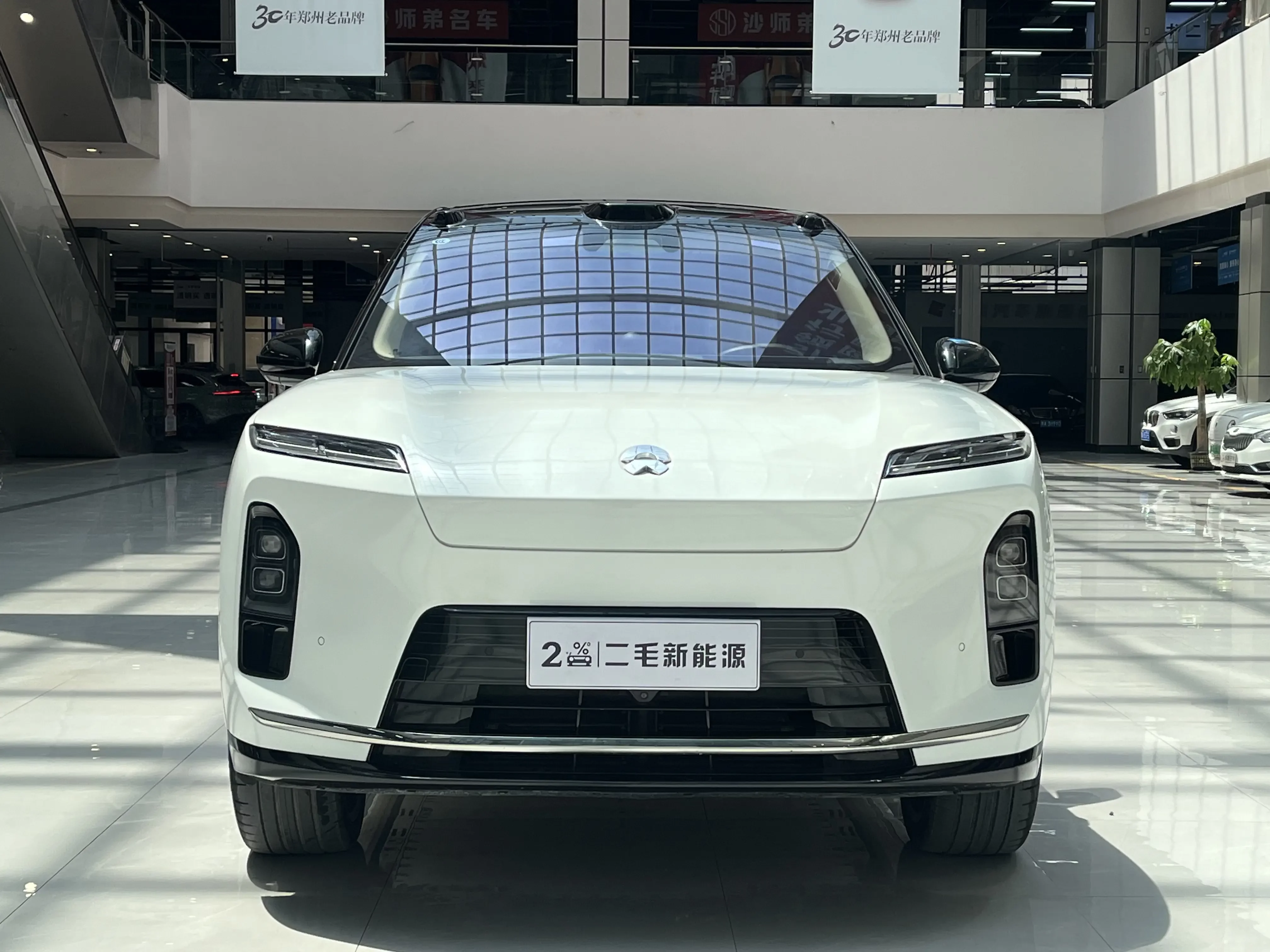 NIO ES8