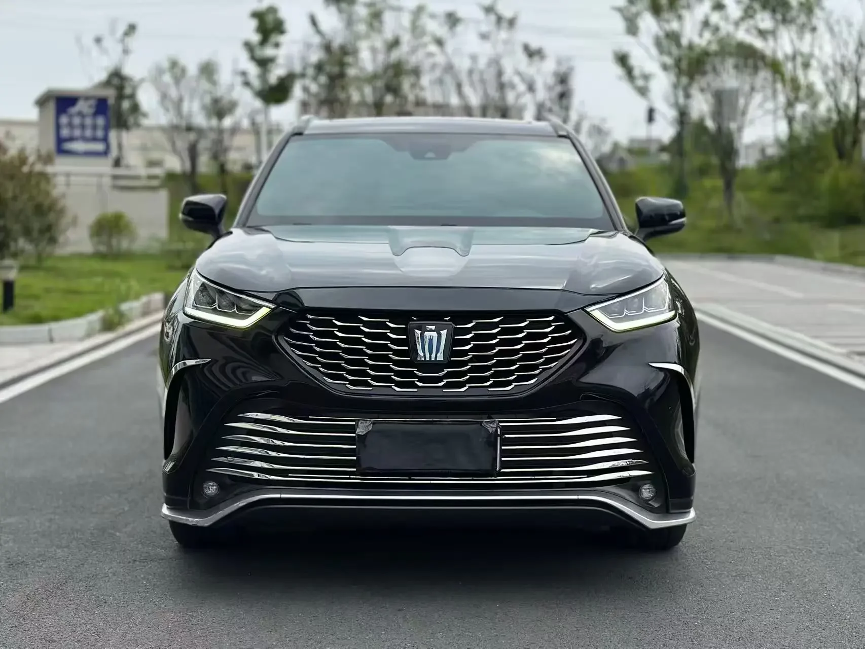 Toyota Crown Kluger
