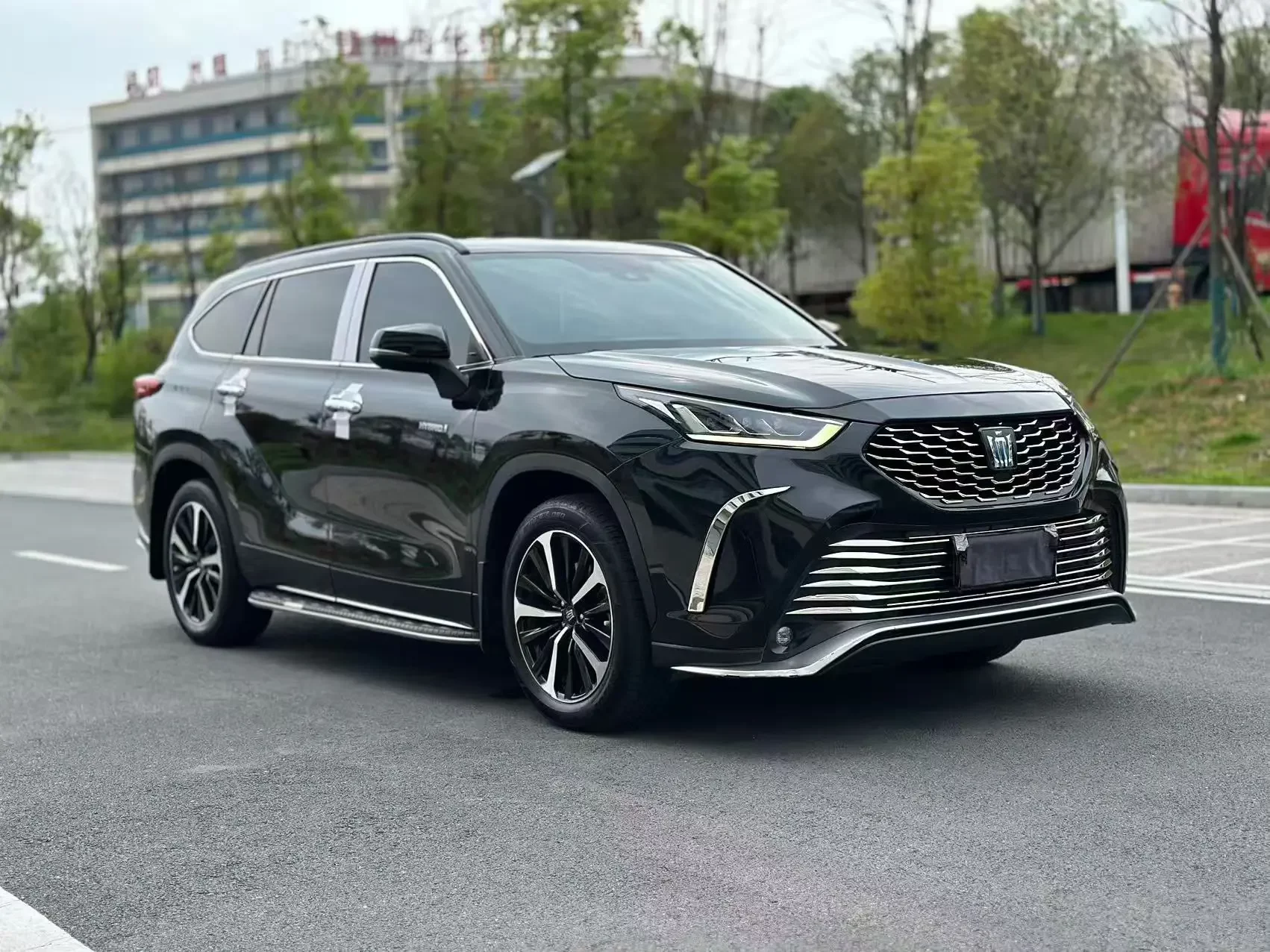 Toyota Crown Kluger