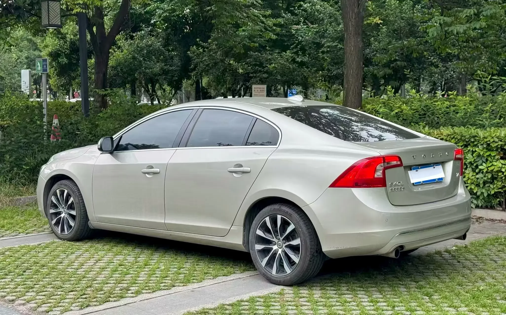 Volvo S60