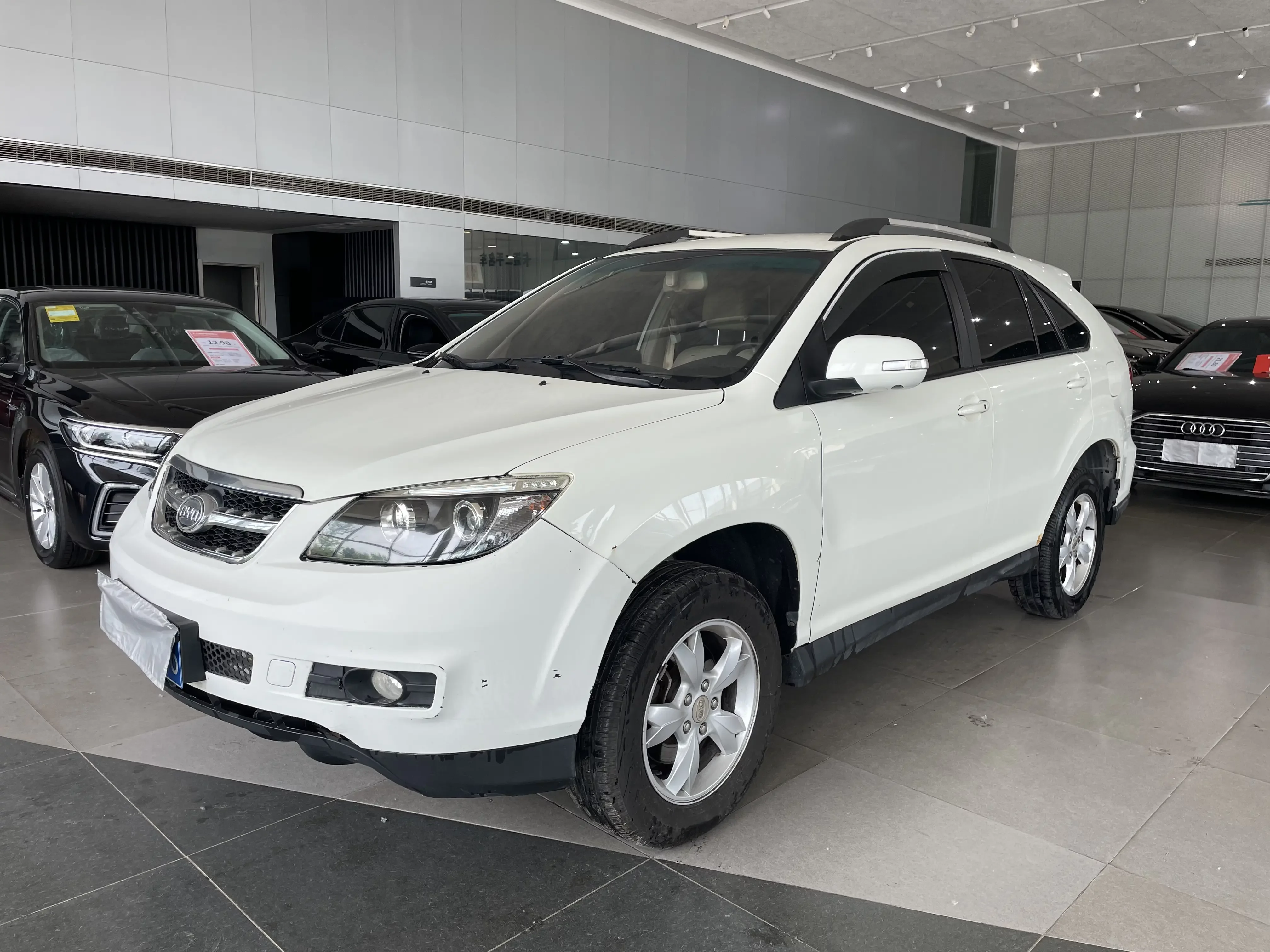 BYD S6