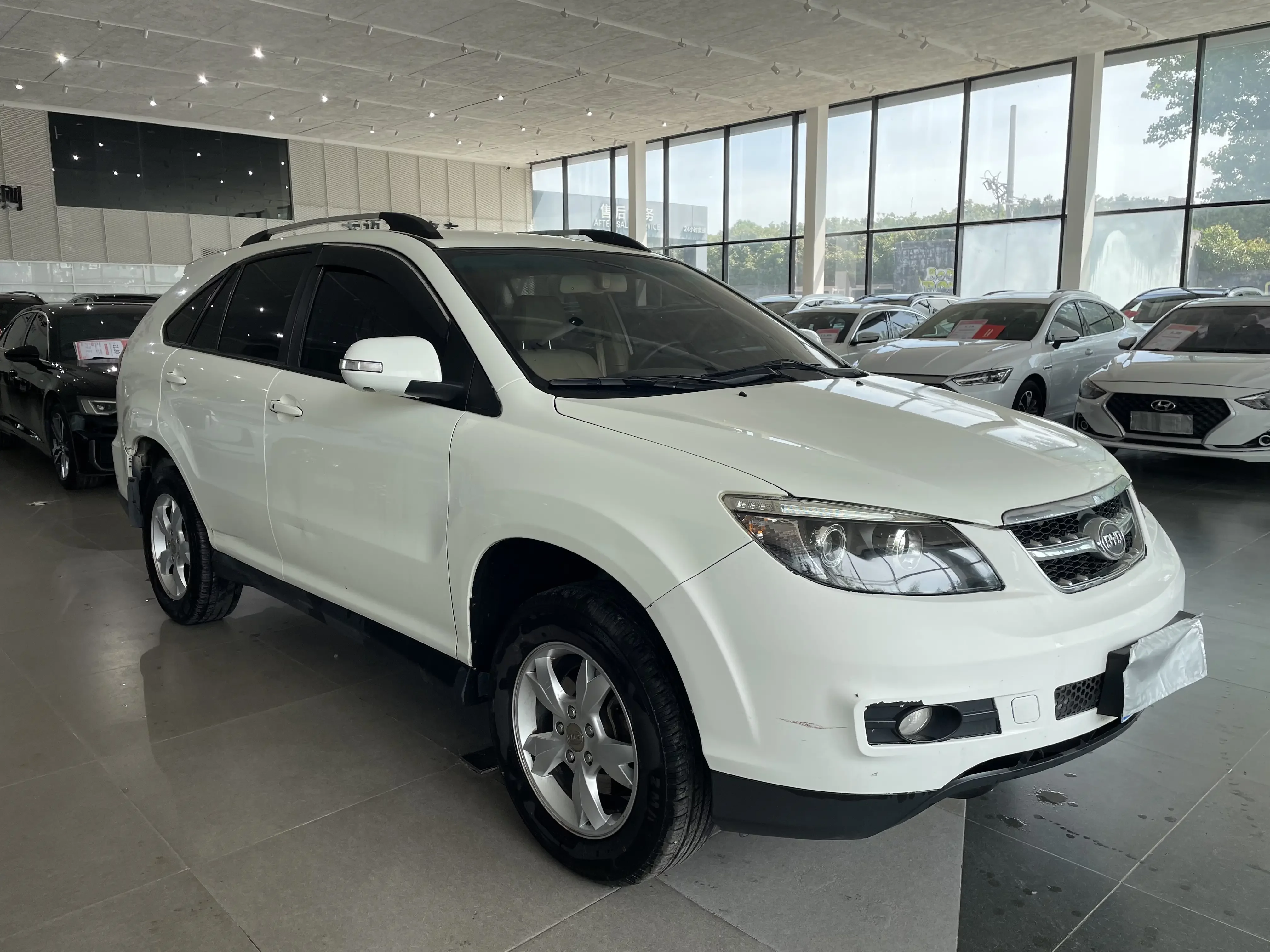 BYD S6
