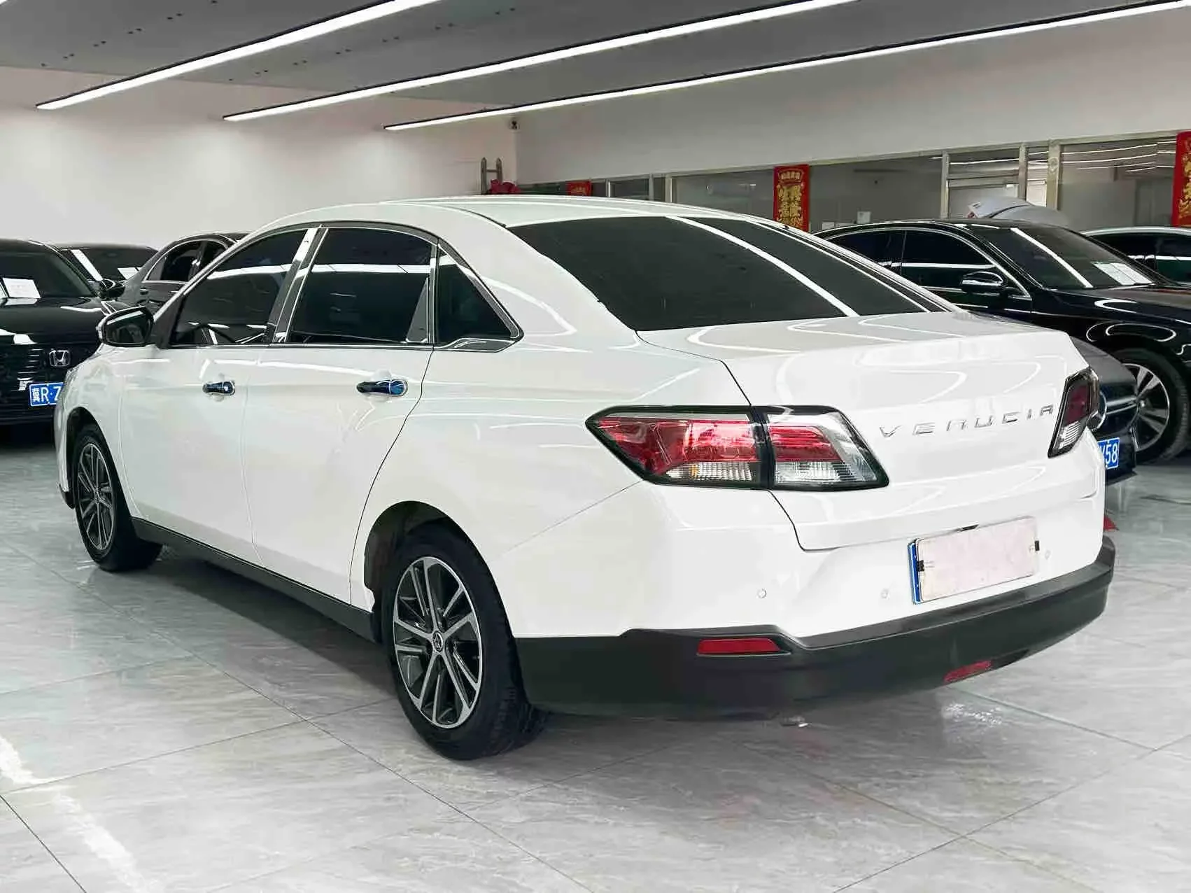 Kai Chen Venucia D60